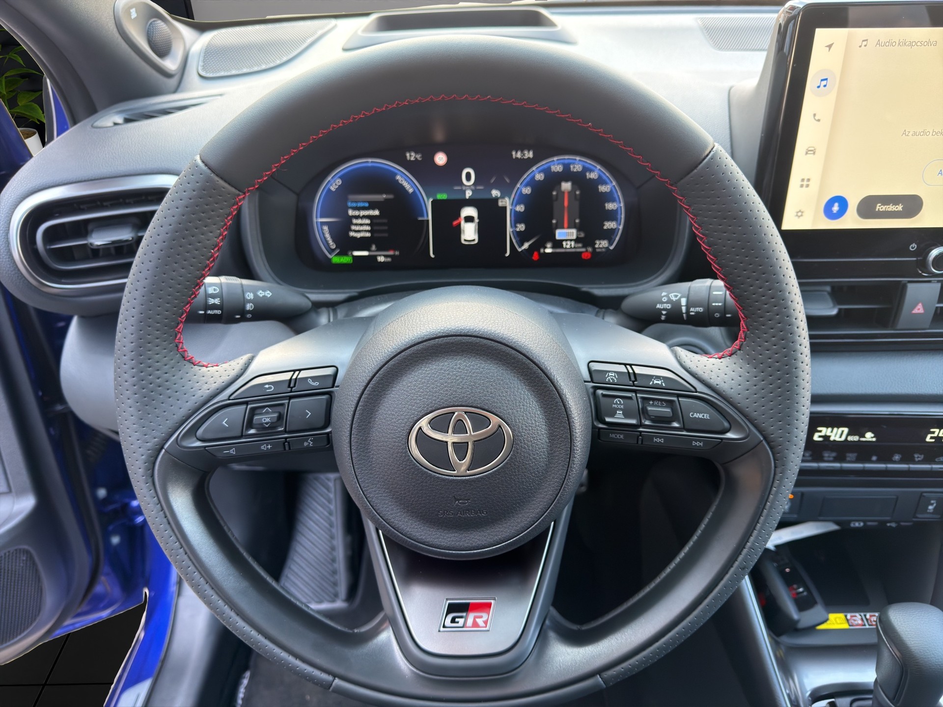 TOYOTA Yaris 1.5 GR Sport e-CVT-image-9