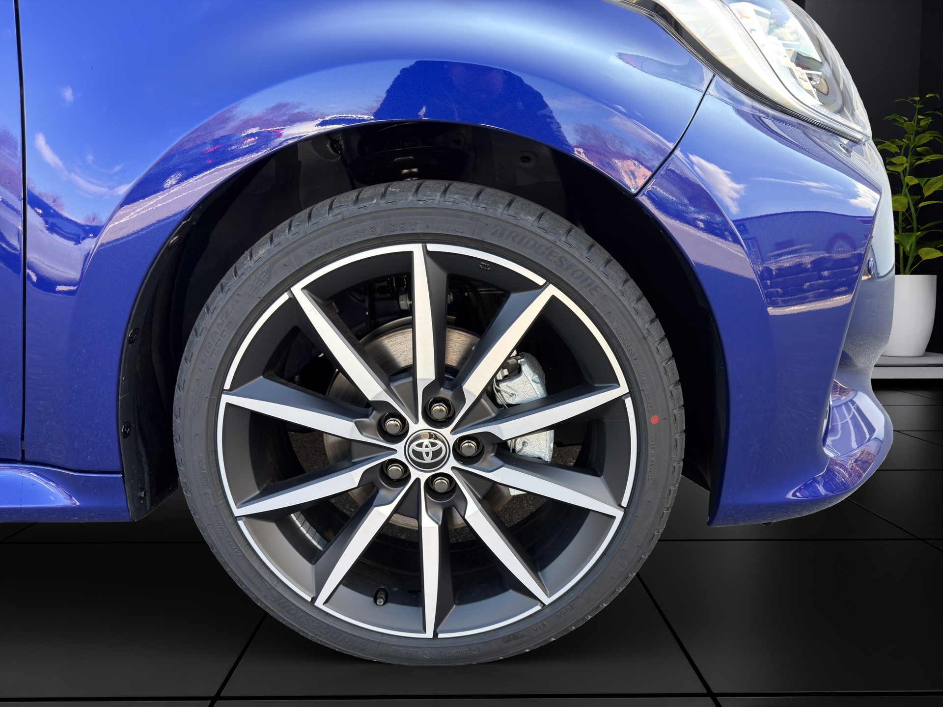 TOYOTA Yaris 1.5 GR Sport e-CVT-image-26