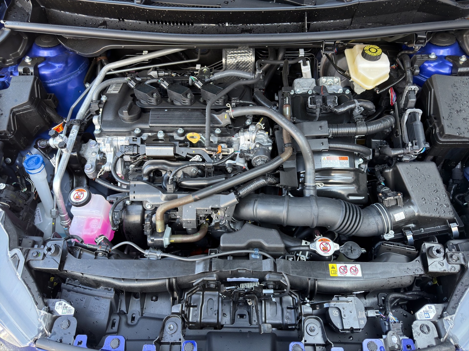 TOYOTA Yaris 1.5 GR Sport e-CVT-image-29
