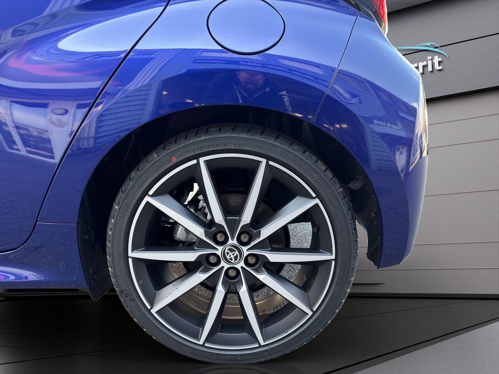 TOYOTA Yaris 1.5 GR Sport e-CVT-image-27
