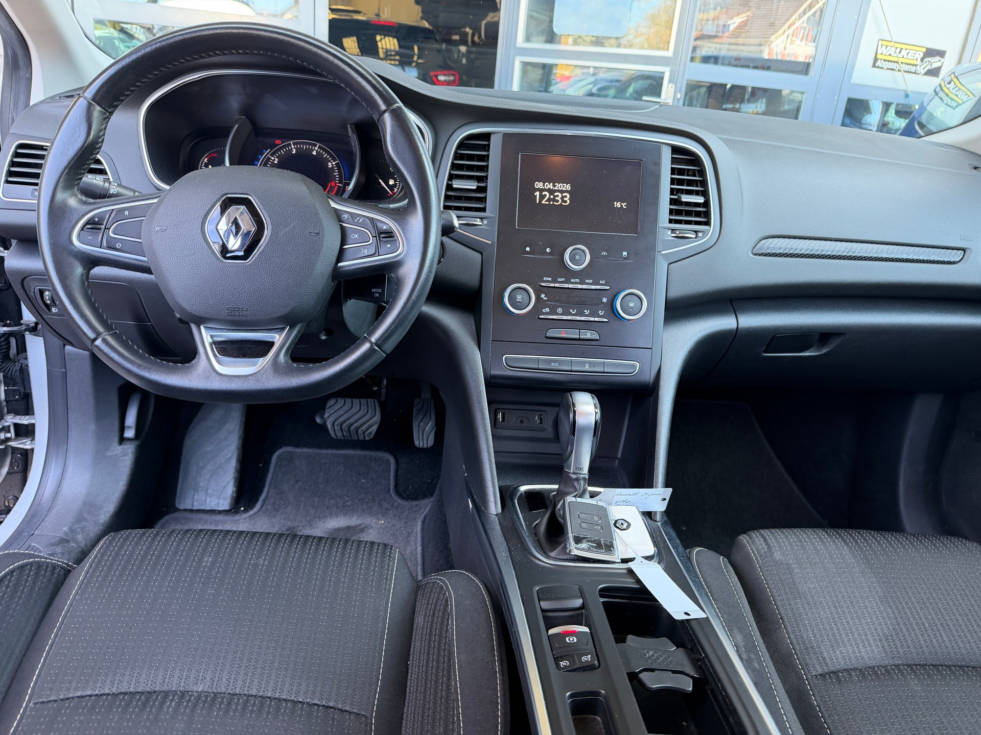 RENAULT Mégane 1.2 16V Turbo Zen EDC-image-6