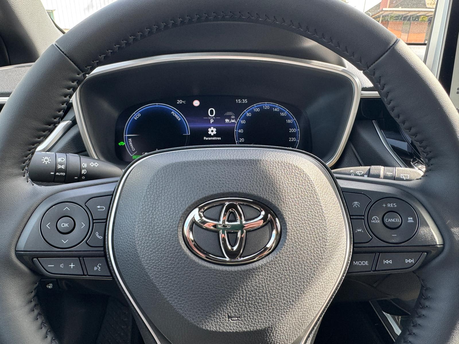 TOYOTA Corolla Cross 1.8 Trend e-CVT-image-19