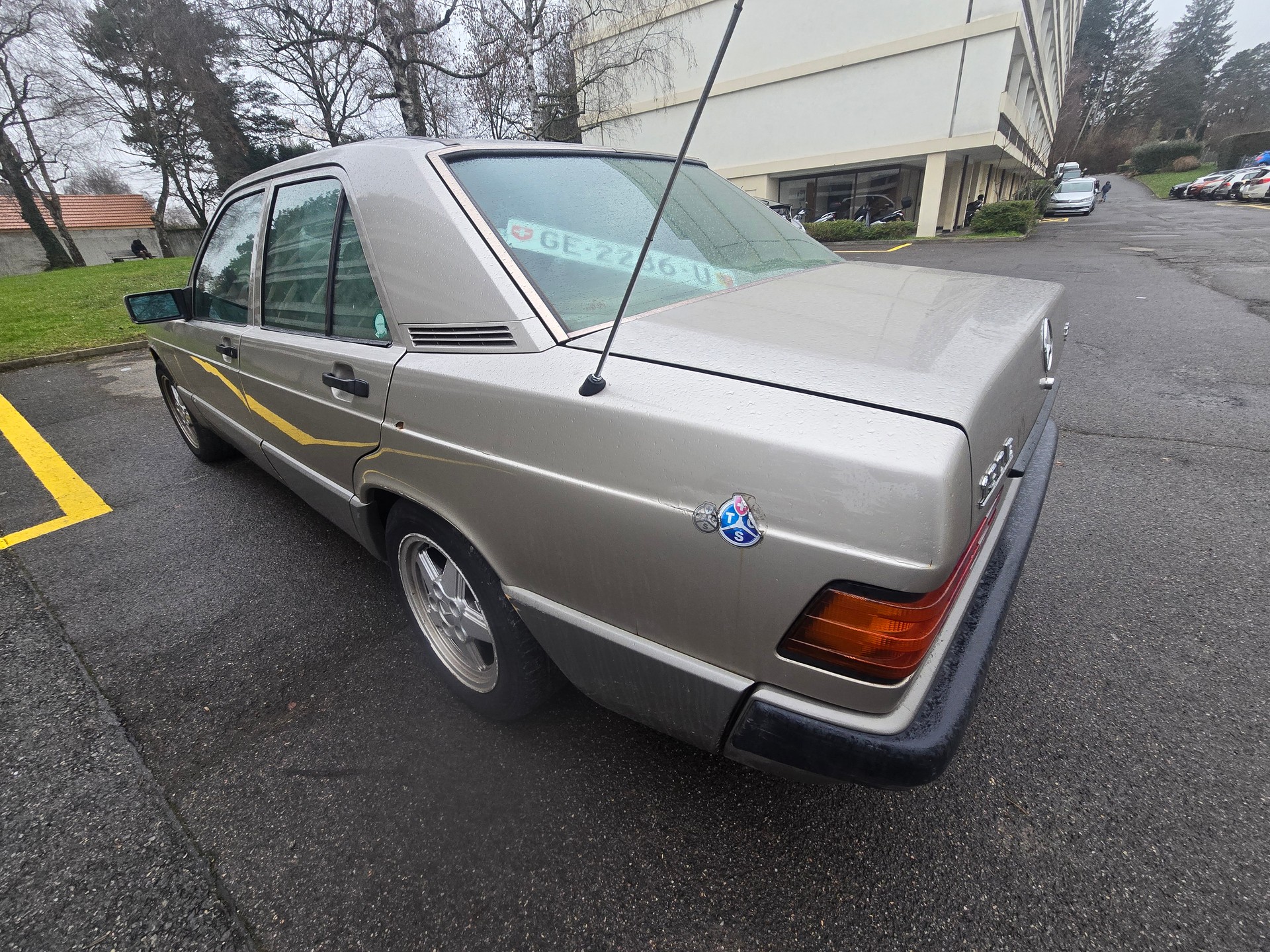 MERCEDES-BENZ 190 E 2.3 Primavera Automatic-image-6