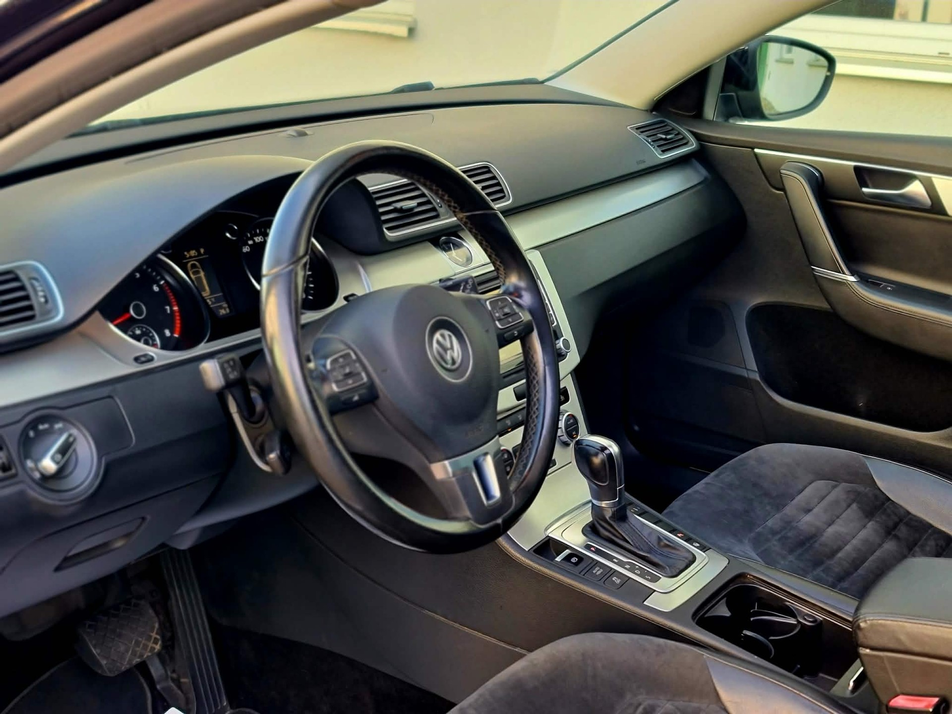 VW Passat Variant 2.0 TSI Comfortline DSG-image-10