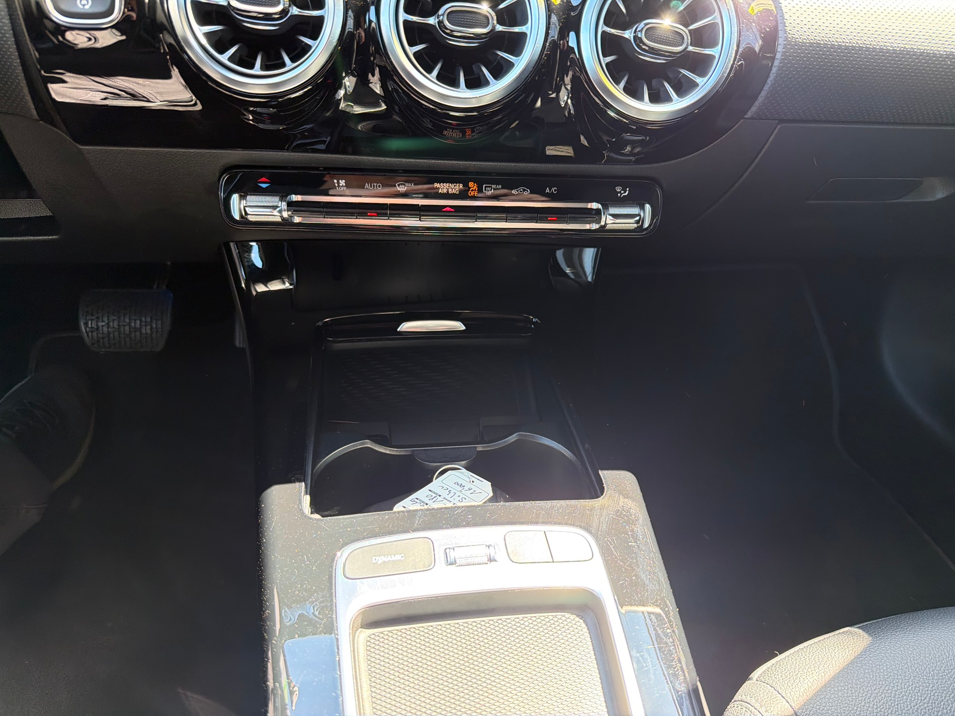 MERCEDES-BENZ A 180 Progressive 7G-DCT-image-15