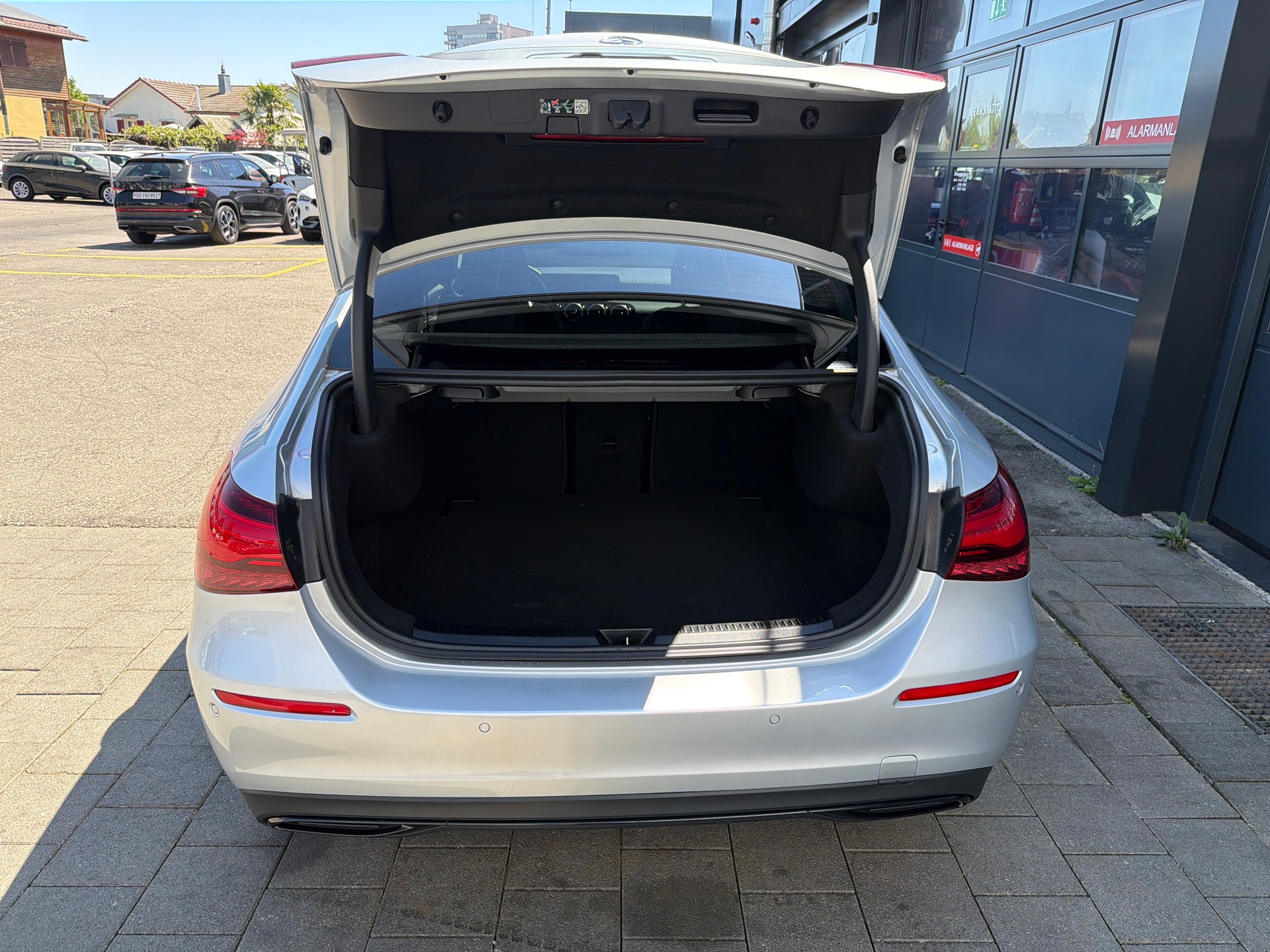 MERCEDES-BENZ A 180 Progressive 7G-DCT-image-5
