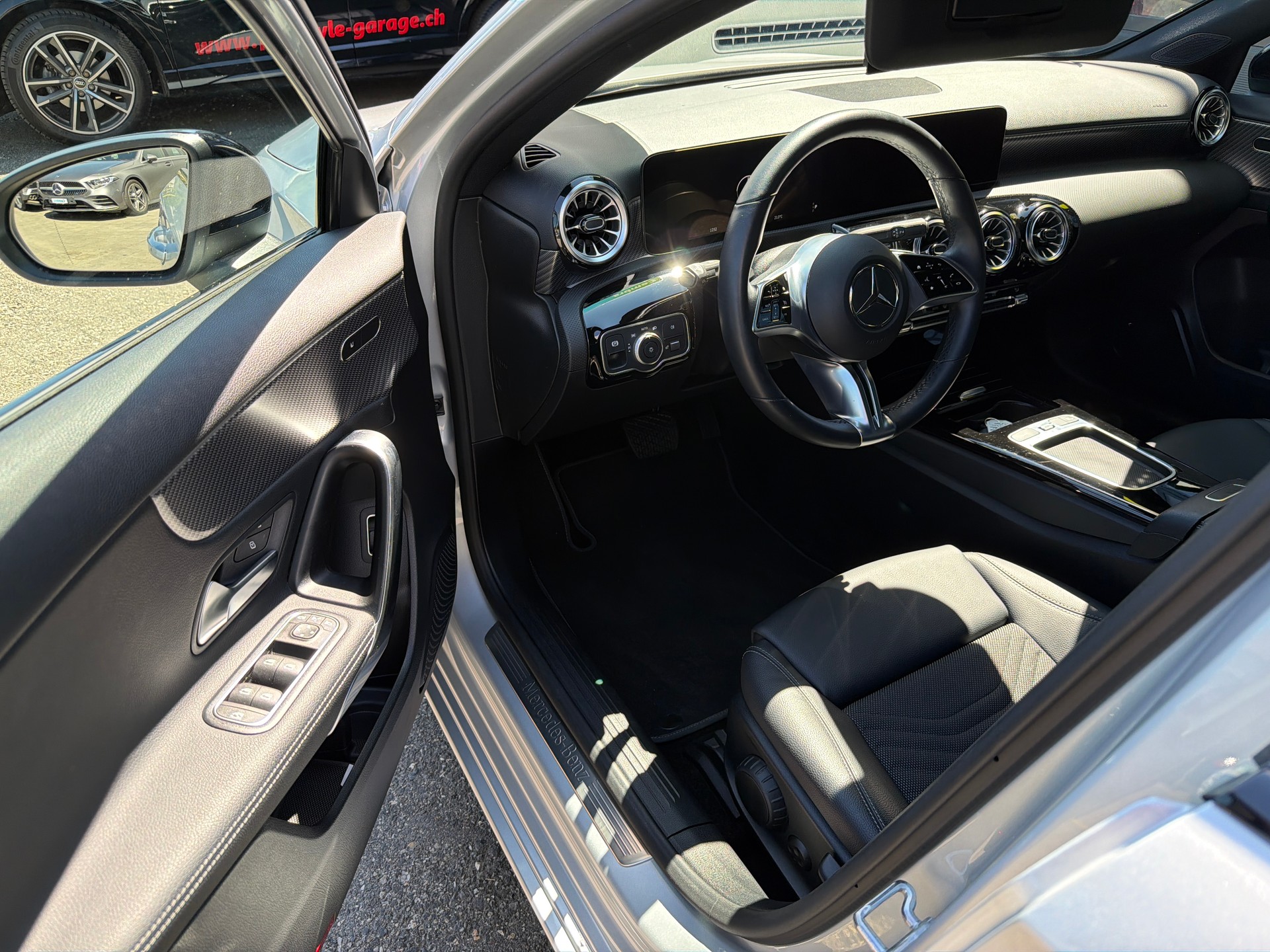 MERCEDES-BENZ A 180 Progressive 7G-DCT-image-7