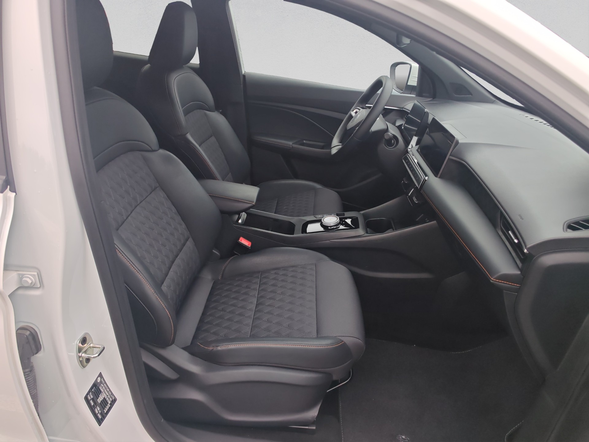 MG 3 1.5 Hybrid Luxury Aut.-image-14