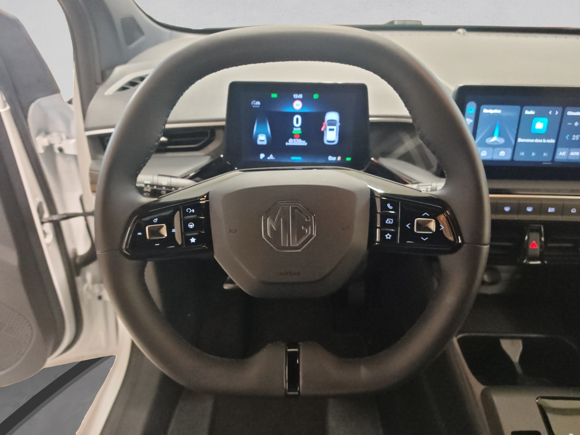 MG 3 1.5 Hybrid Luxury Aut.-image-8