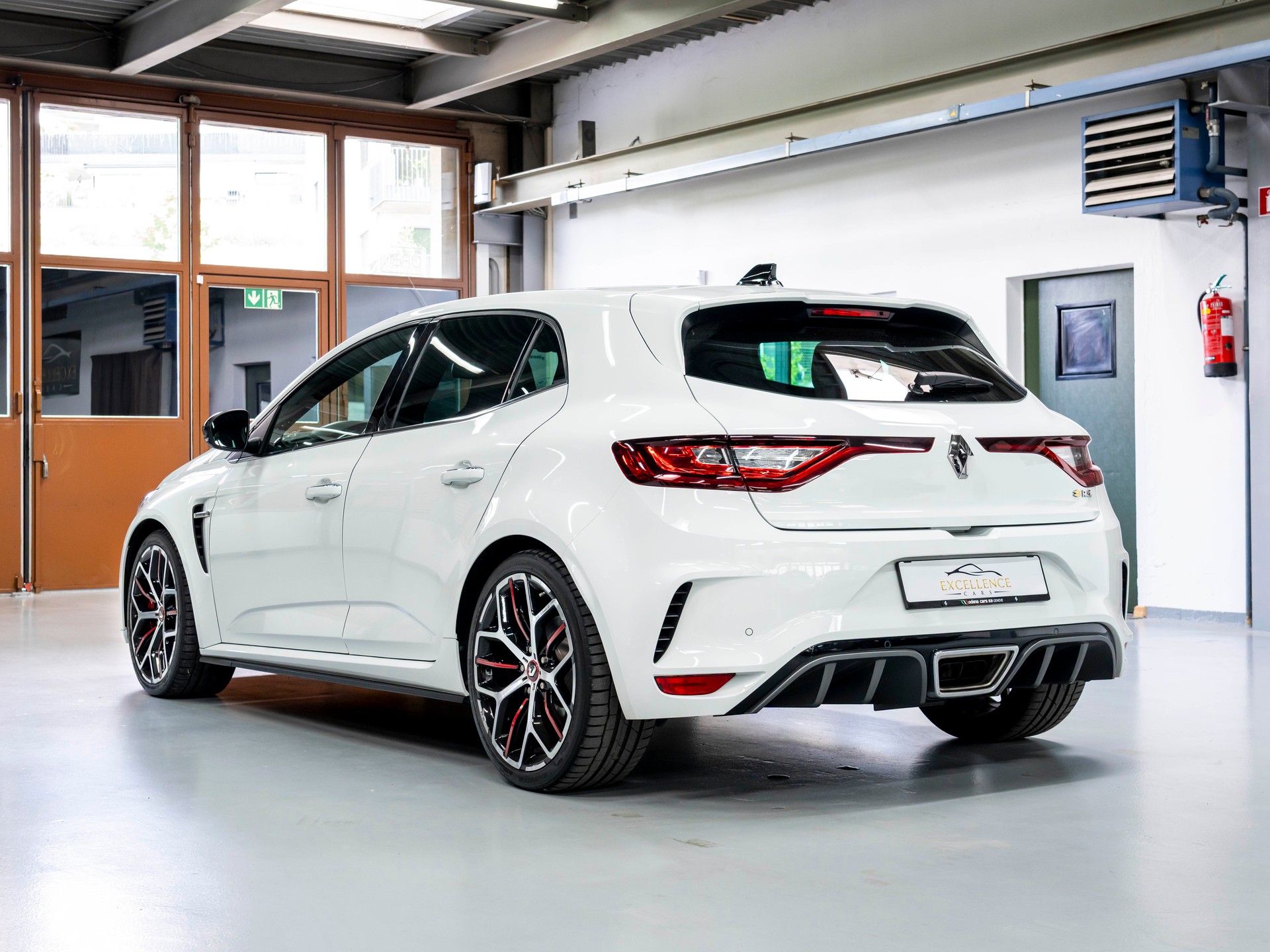 RENAULT Mégane RS Trophy 300-image-7