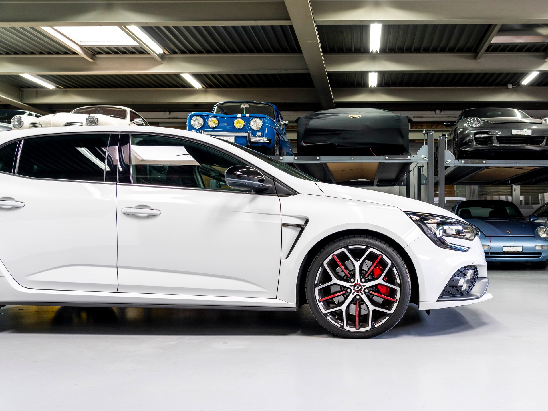 RENAULT Mégane RS Trophy 300-image-9