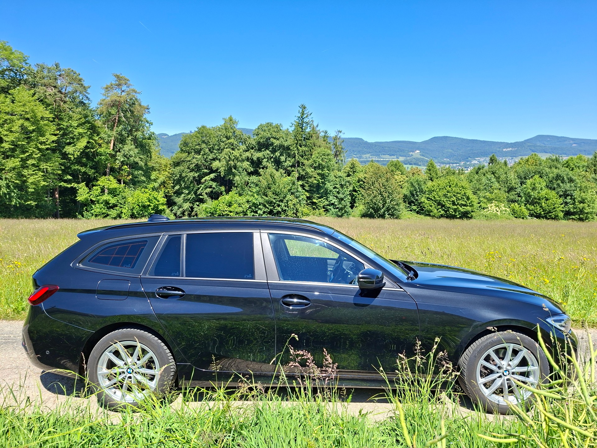 BMW 320d xDrive 48V Touring Steptronic-image-4
