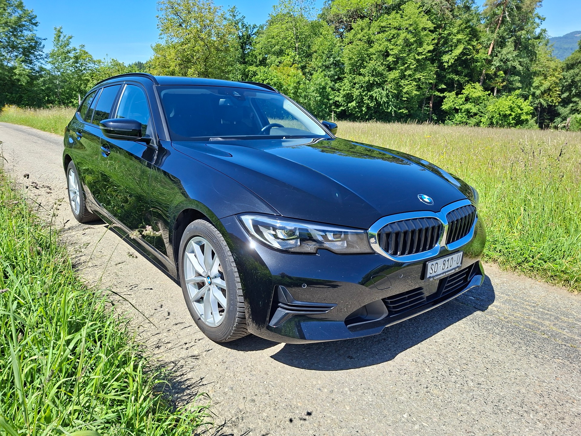 BMW 320d xDrive 48V Touring Steptronic-showroom-element-3