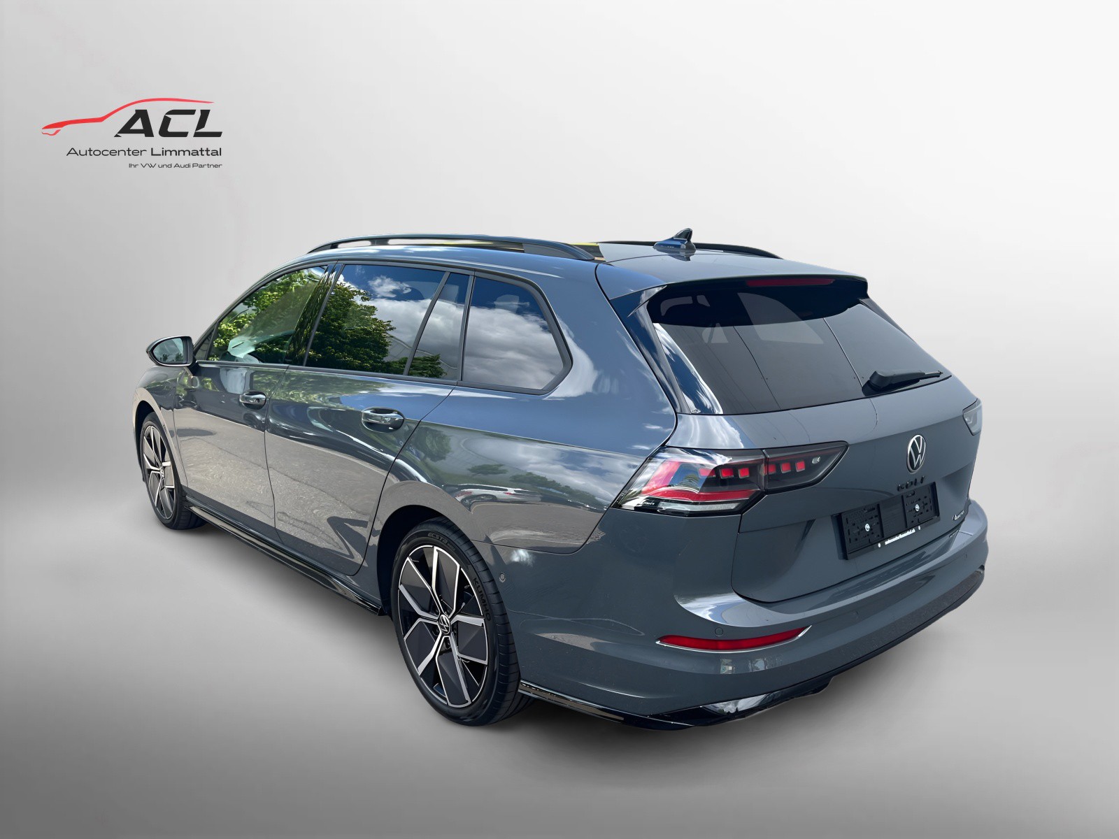 VW Golf Variant R-Line 2.0 TSI 204PS 4Motion-image-7