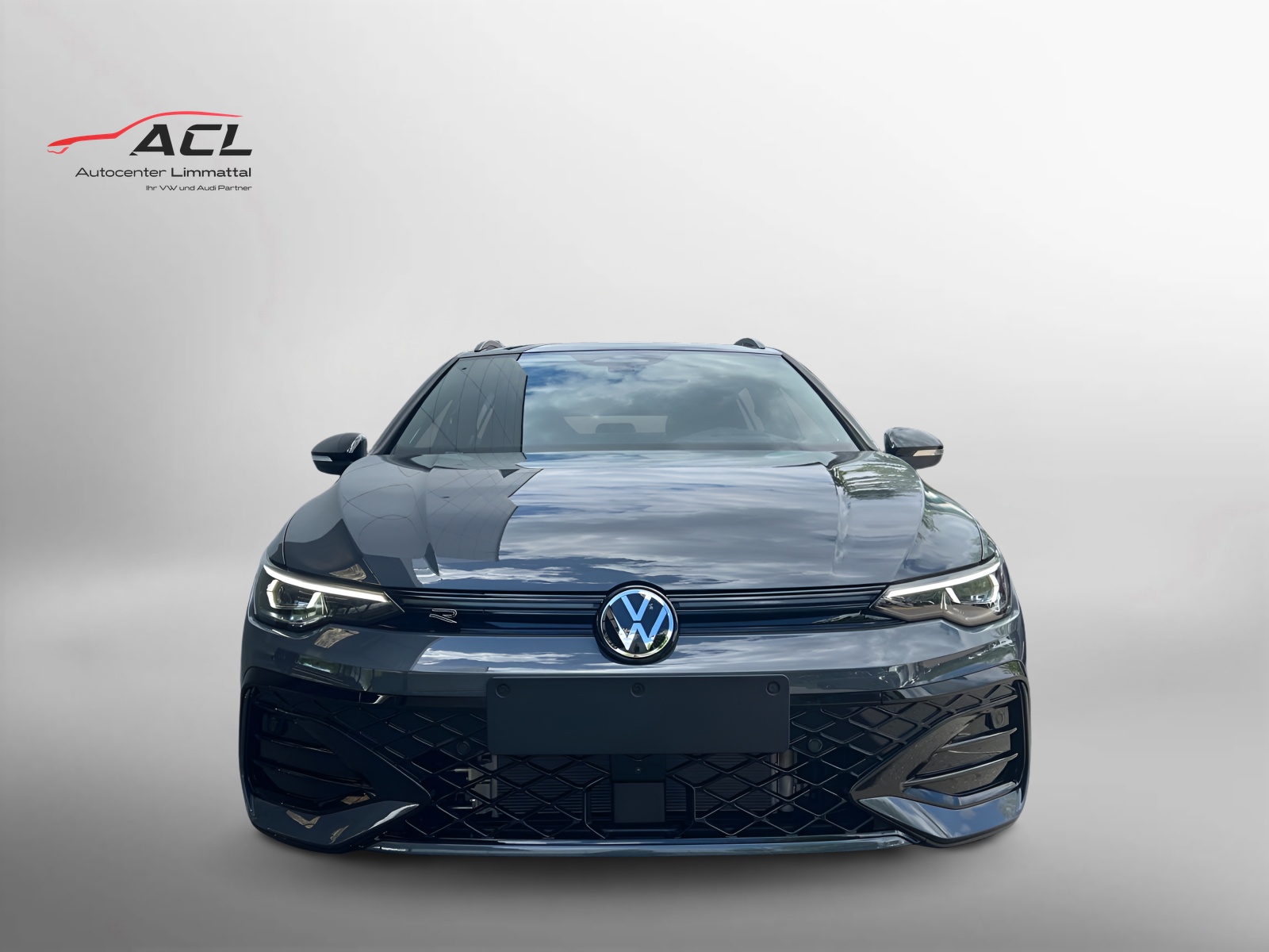VW Golf Variant R-Line 2.0 TSI 204PS 4Motion-image-1