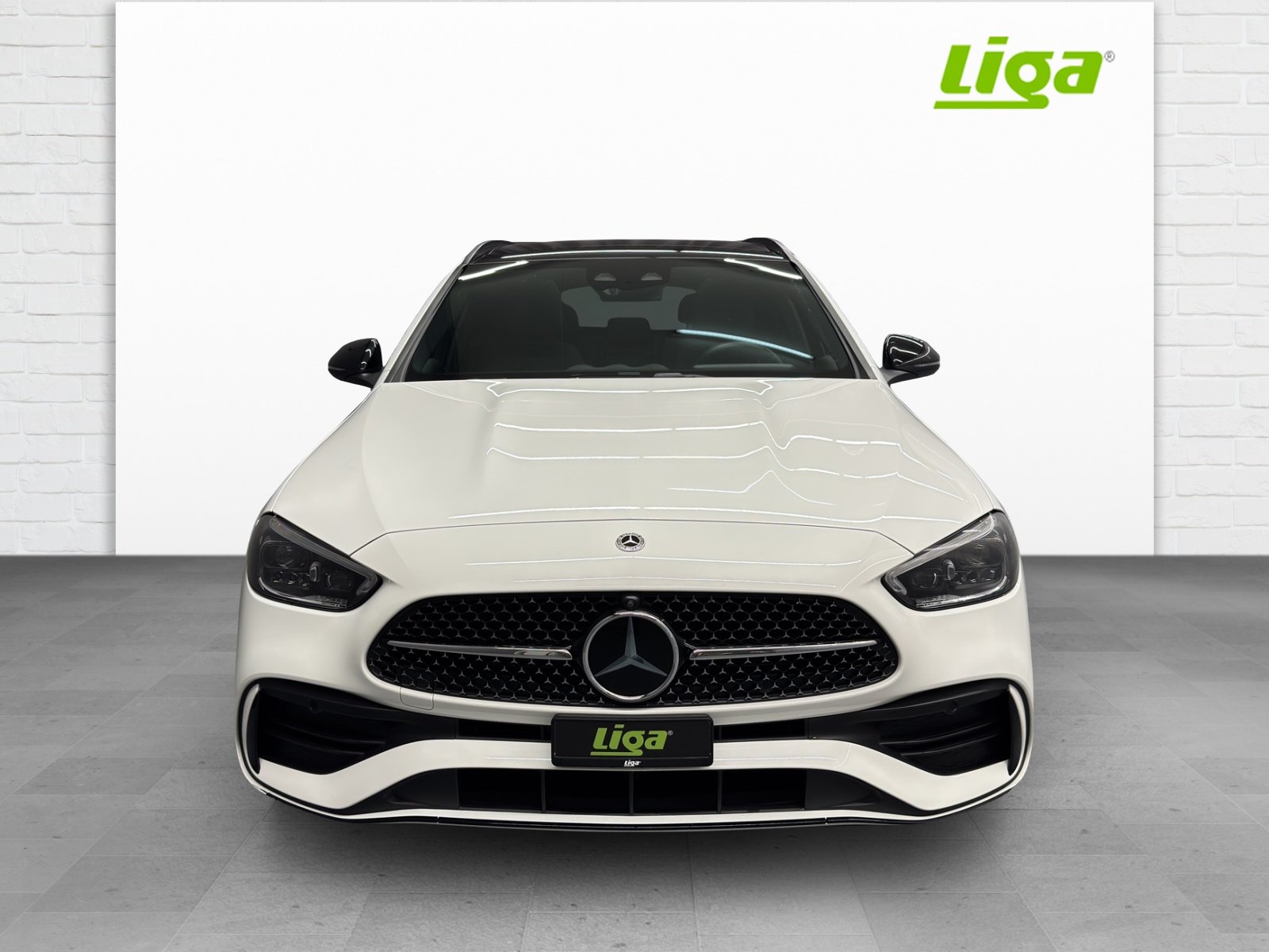 MERCEDES-BENZ C 220 d AMG Line 4Matic Swiss Star T-showroom-element-1