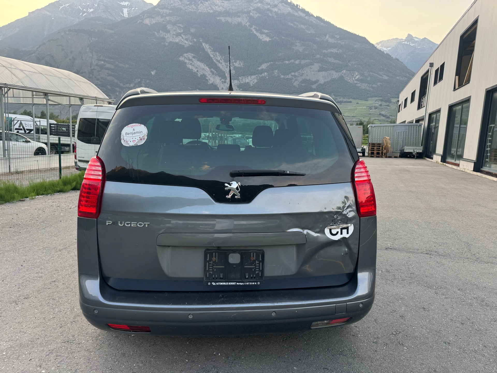 PEUGEOT 5008 1.6 16V T Sport Pack-image-5