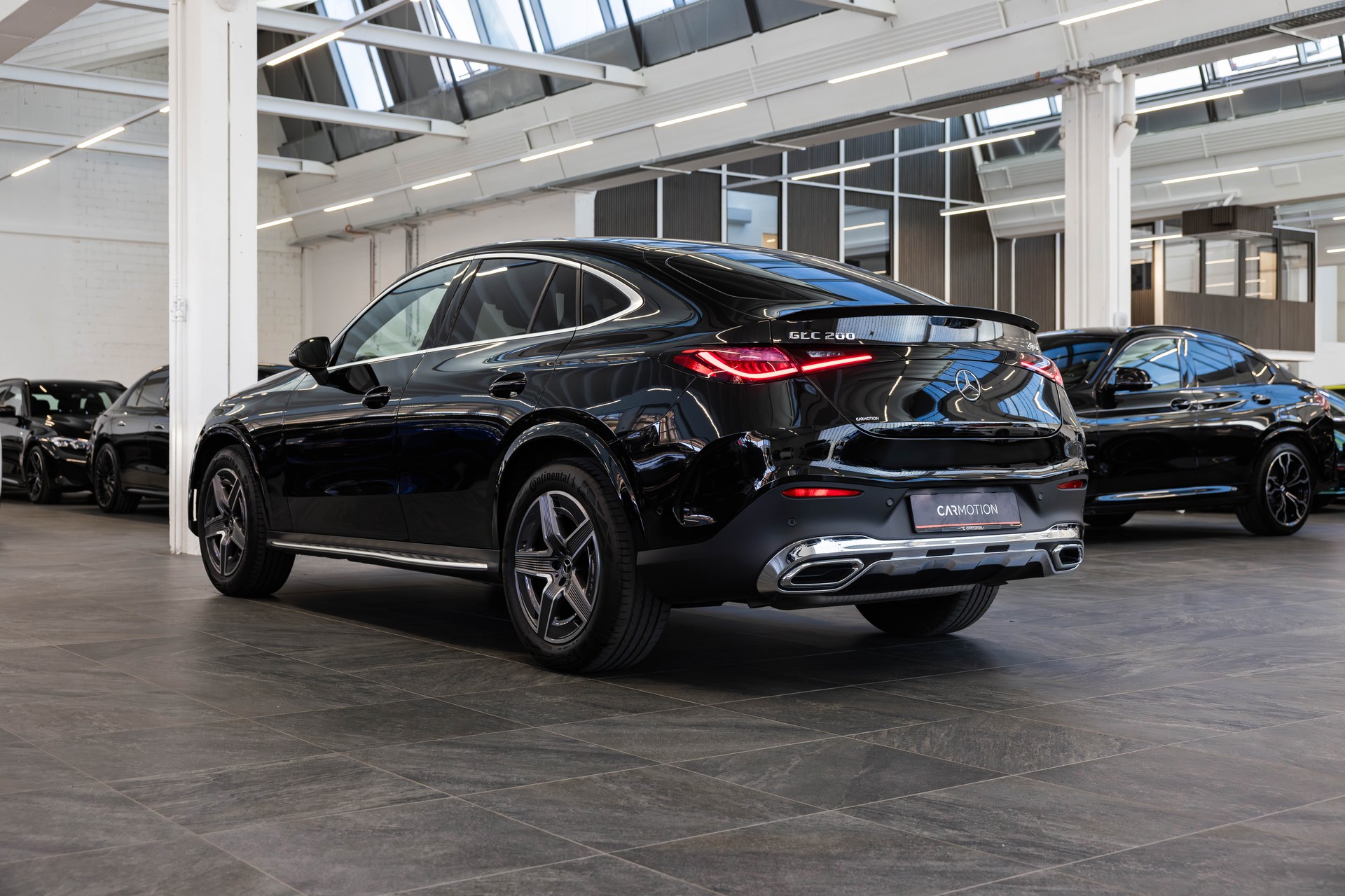 MERCEDES-BENZ GLC 200 AMG Line 4matic Coupé / Panorama / Head-Up Display / Ambientebeleuchtung-image-6