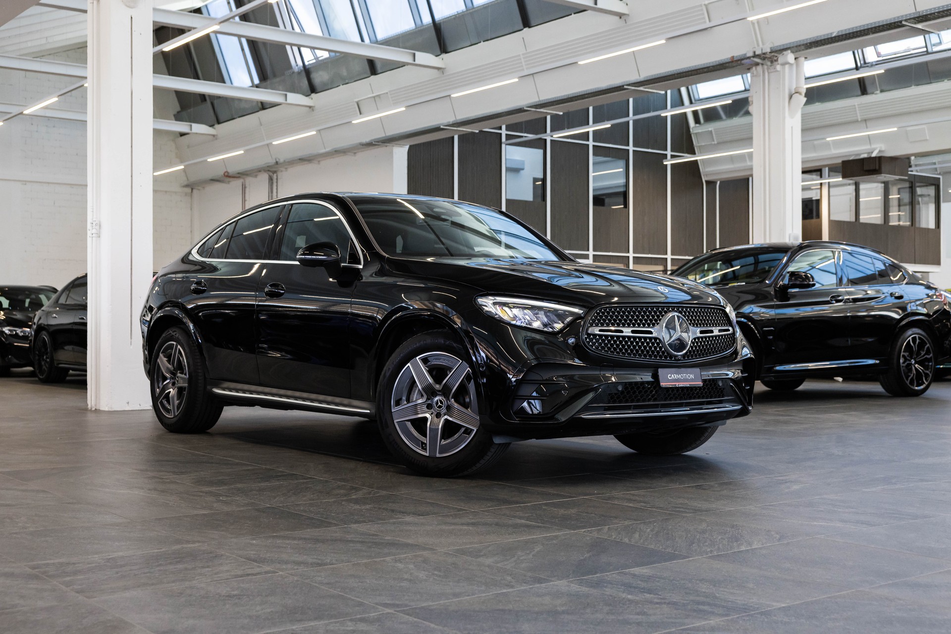 MERCEDES-BENZ GLC 200 AMG Line 4matic Coupé / Panorama / Head-Up Display / Ambientebeleuchtung-showroom-element-2