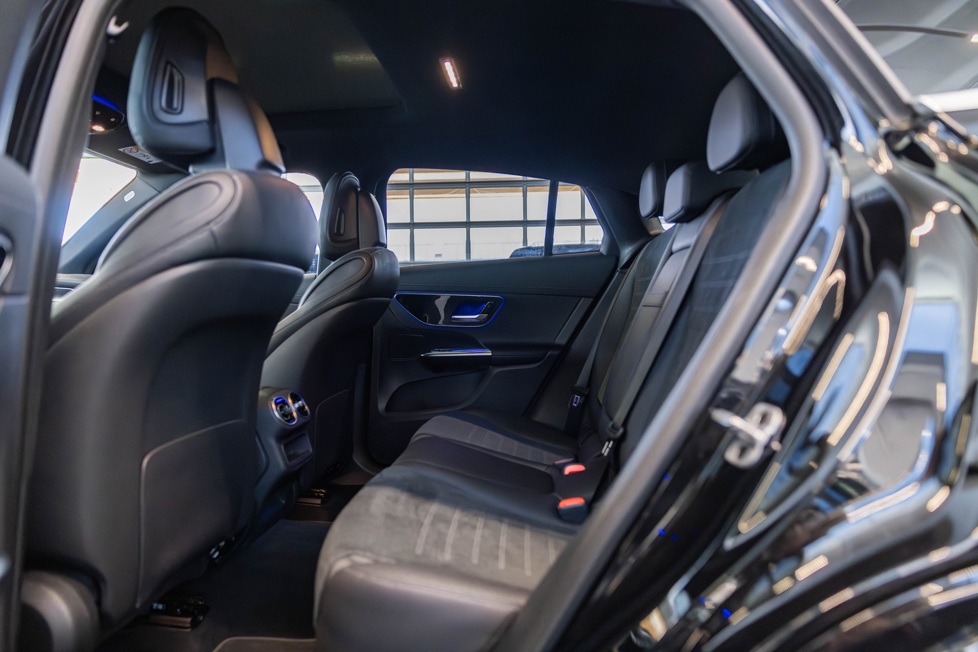 MERCEDES-BENZ GLC 200 AMG Line 4matic Coupé / Panorama / Head-Up Display / Ambientebeleuchtung-image-14