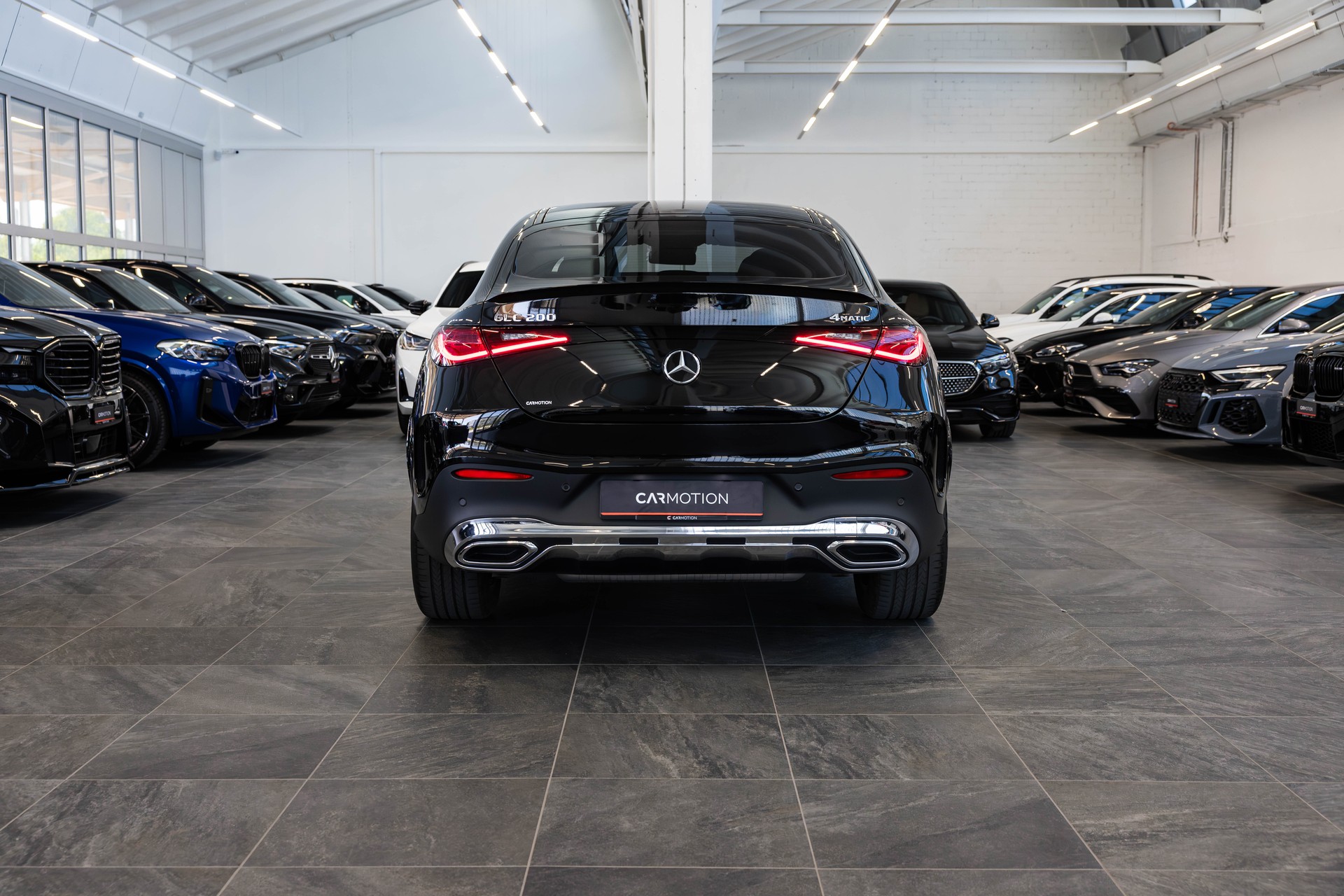 MERCEDES-BENZ GLC 200 AMG Line 4matic Coupé / Panorama / Head-Up Display / Ambientebeleuchtung-image-4