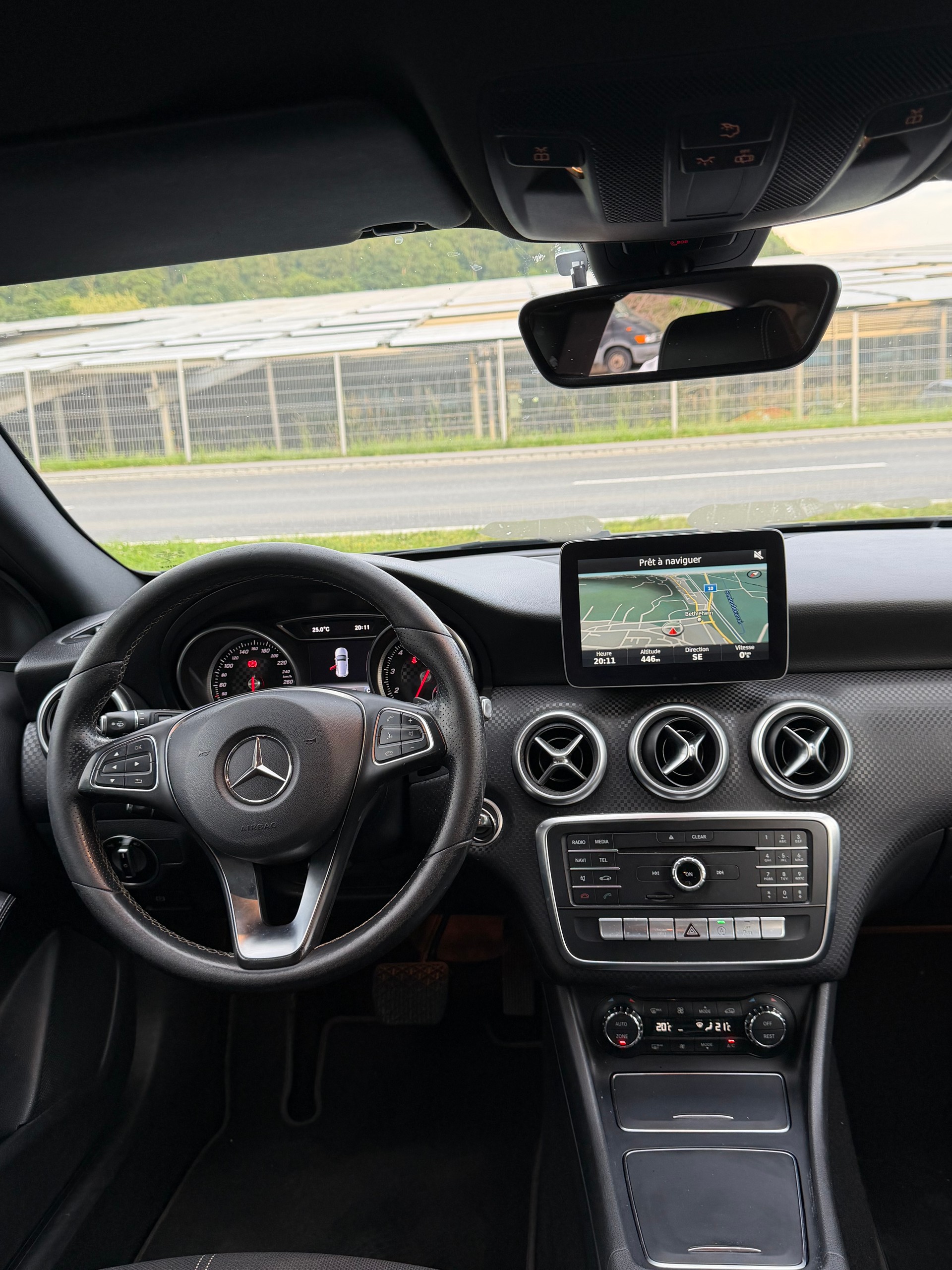MERCEDES-BENZ A 200 Urban 7G-DCT-image-8