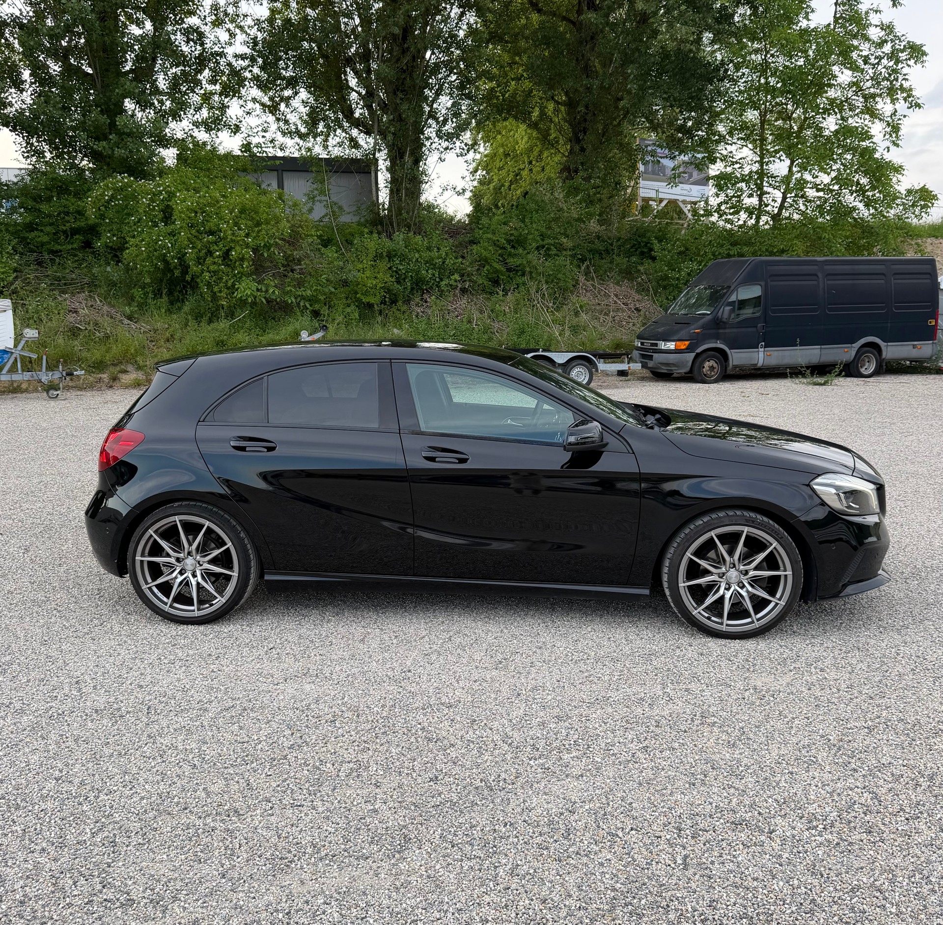 MERCEDES-BENZ A 200 Urban 7G-DCT-image-3