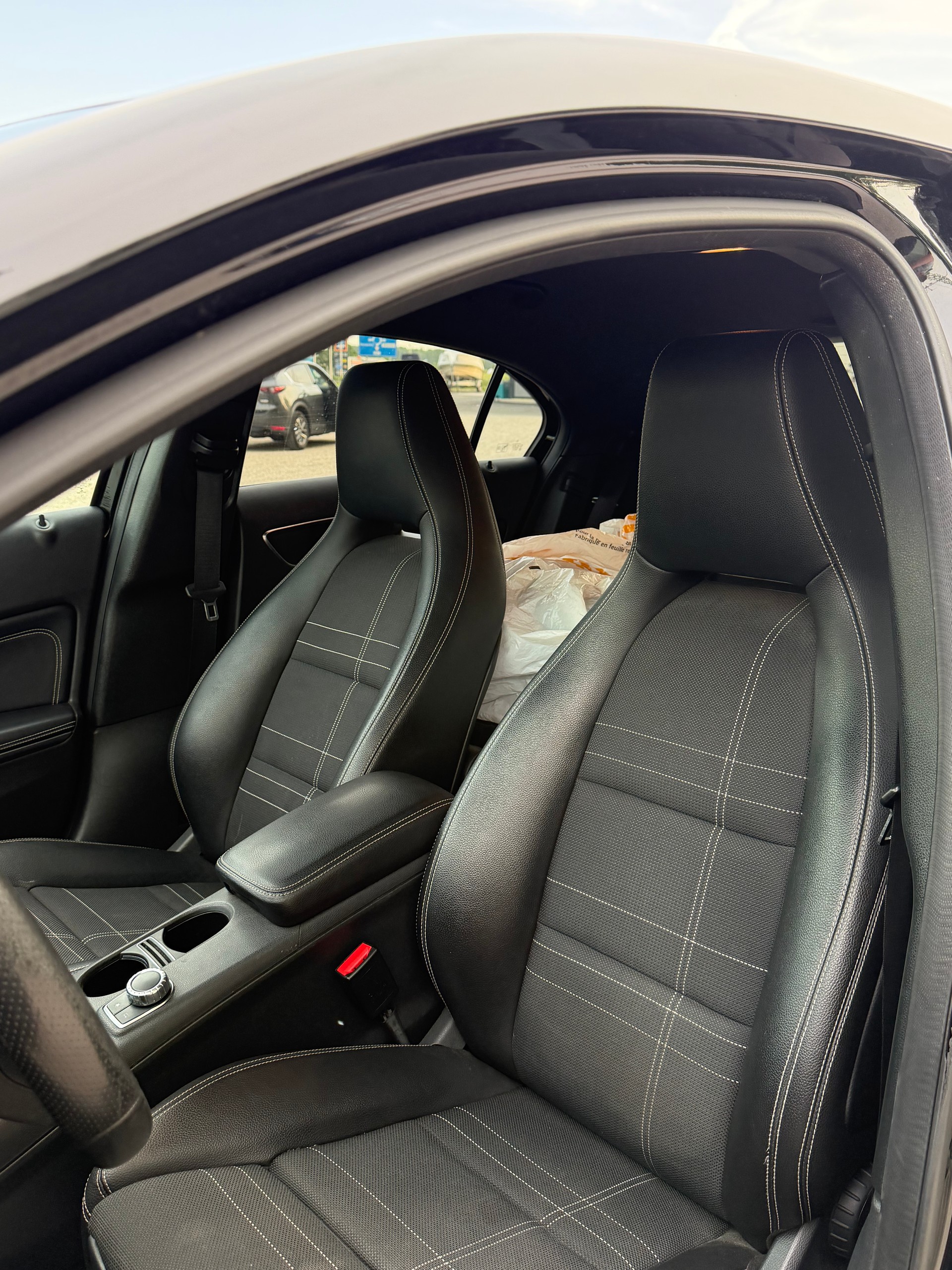MERCEDES-BENZ A 200 Urban 7G-DCT-image-10
