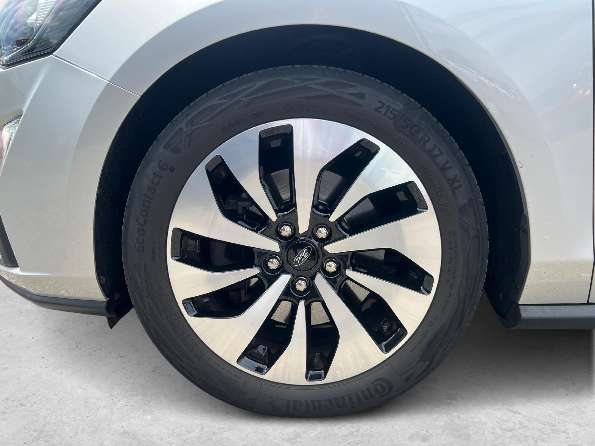FORD Focus Station Wagon 1.5i EcoB SCTi 150 Cool & Connect-image-14