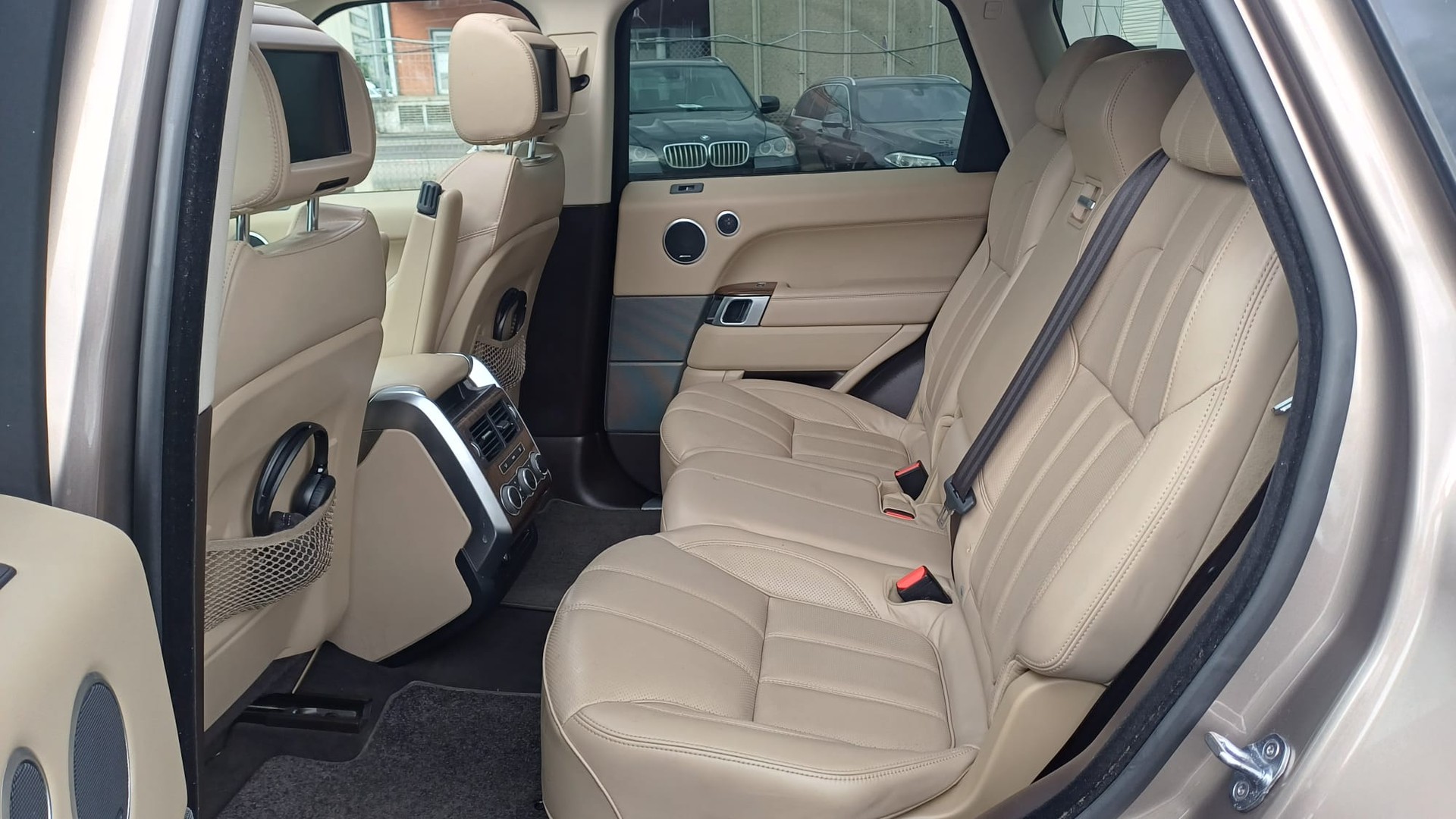 LAND ROVER Range Rover Sport 3.0 V6 SC HSE Dynamic 7 Plätze Automatic-image-14