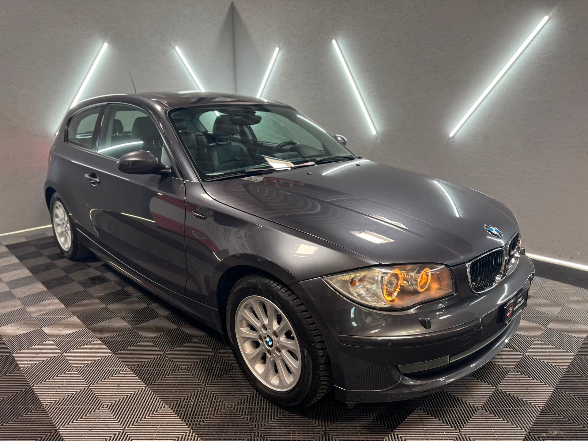 BMW 118d-image-1