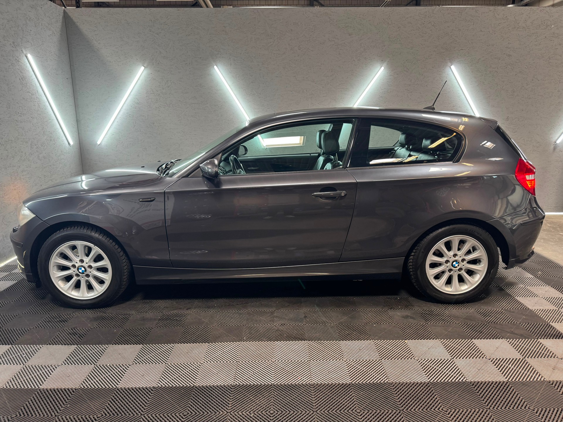 BMW 118d-image-4