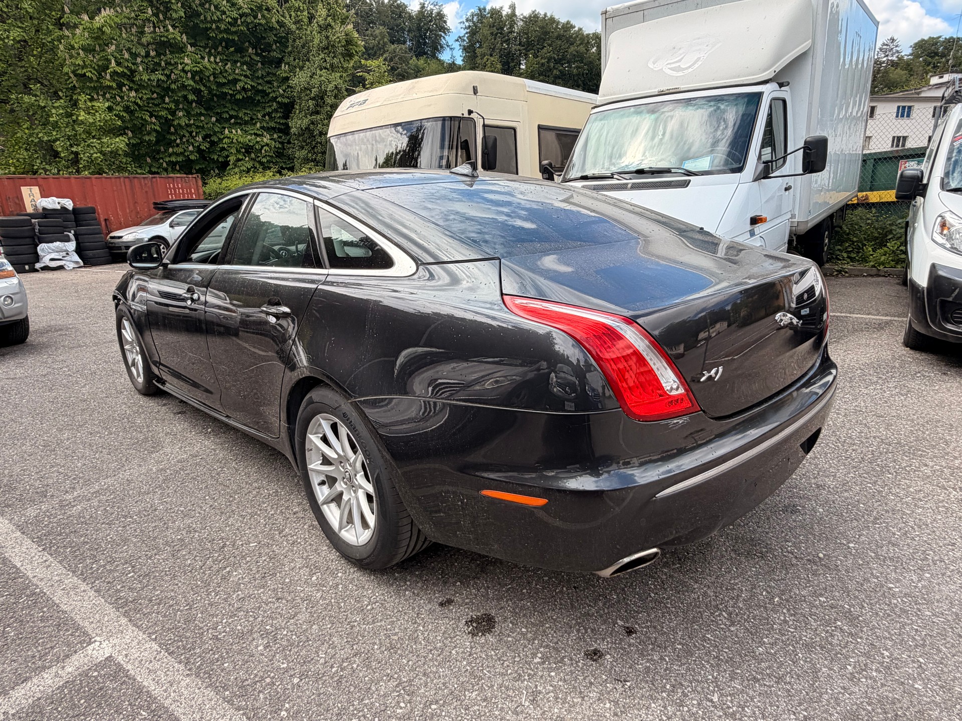 JAGUAR XJ 3.0 V6 S/C Premium Luxury Automatic AWD-showroom-element-3