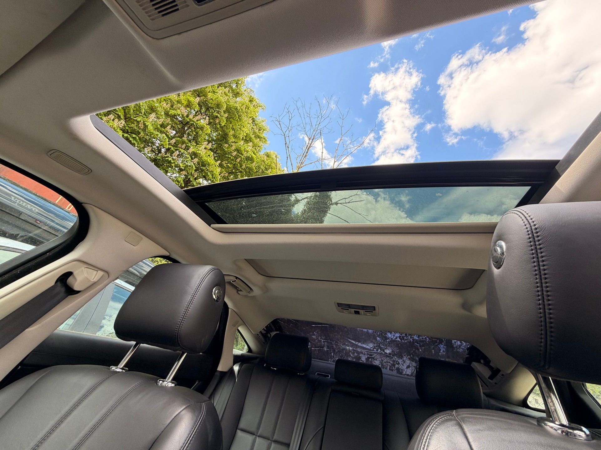 JAGUAR XJ 3.0 V6 S/C Premium Luxury Automatic AWD-image-25