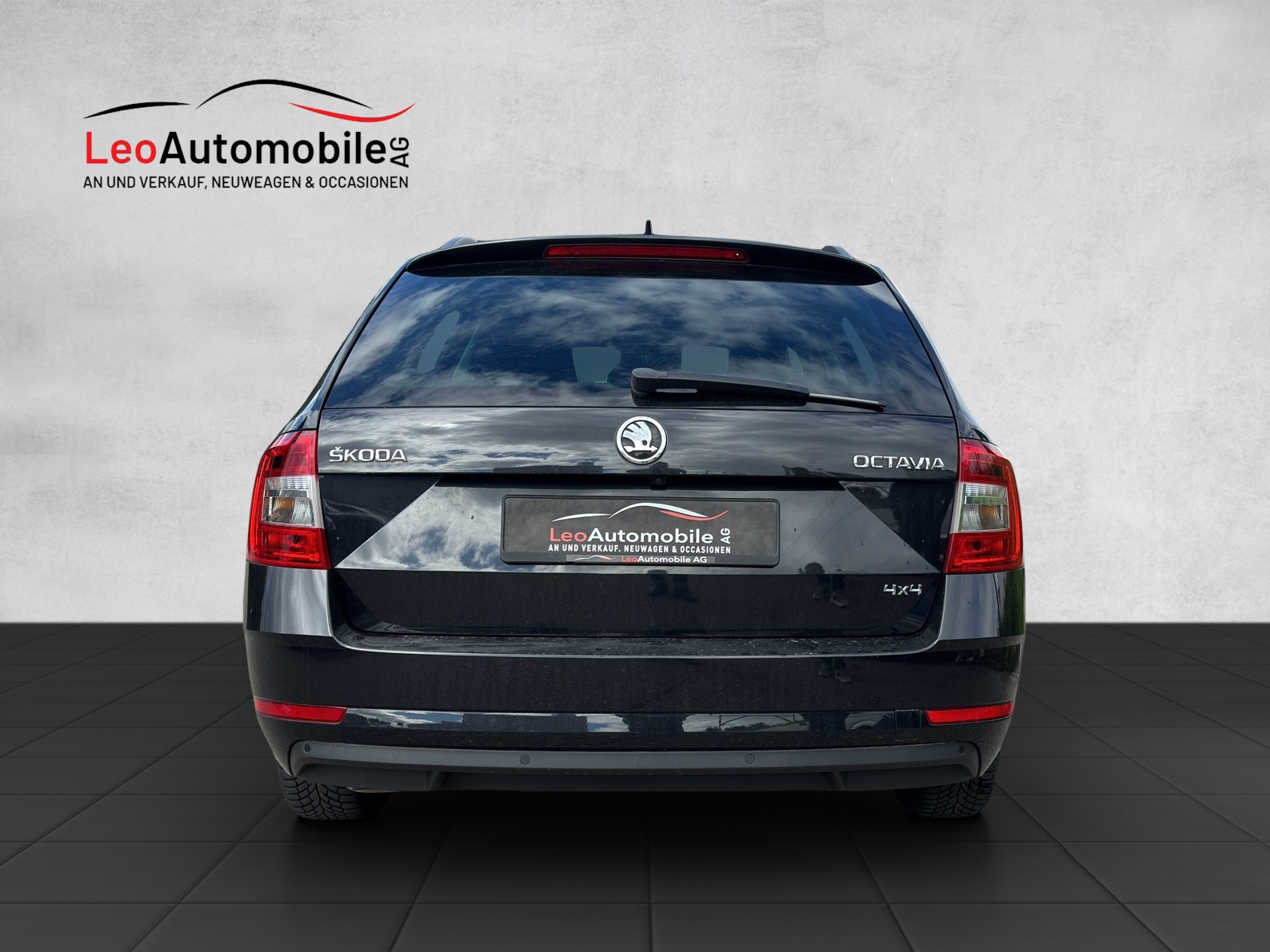 SKODA Octavia Combi 2.0 TDI Soleil 4x4 DSG-showroom-element-2