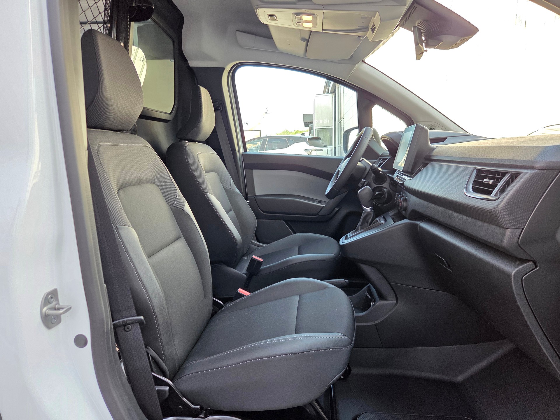 RENAULT Kangoo Van 1.3 TCe 130 Extra-image-15