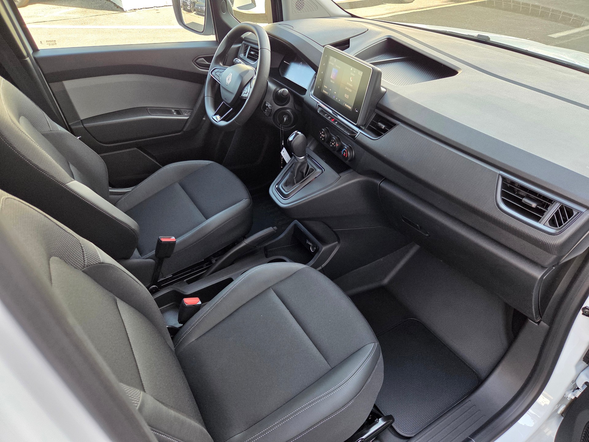 RENAULT Kangoo Van 1.3 TCe 130 Extra-image-10