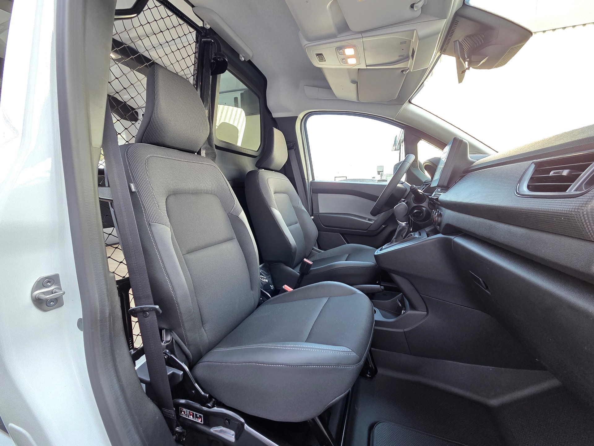 RENAULT Kangoo Van 1.3 TCe 130 Extra-image-17