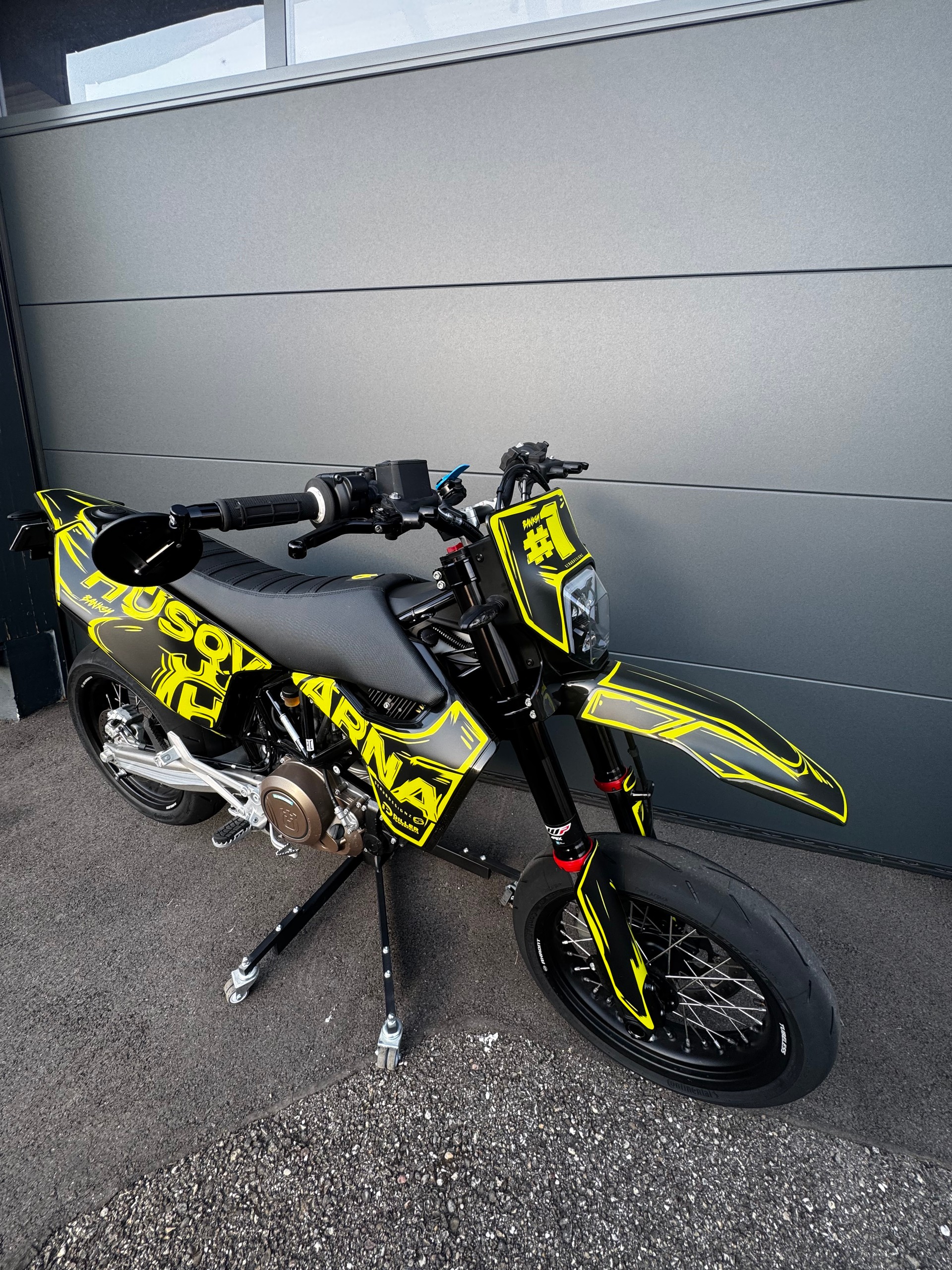HUSQVARNA 701 Supermoto-image-13