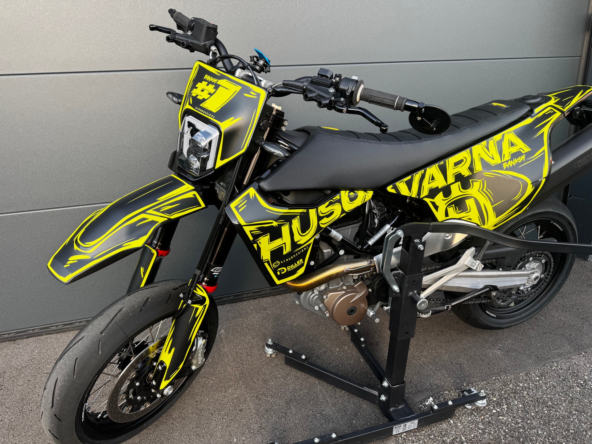 HUSQVARNA 701 Supermoto-image-2