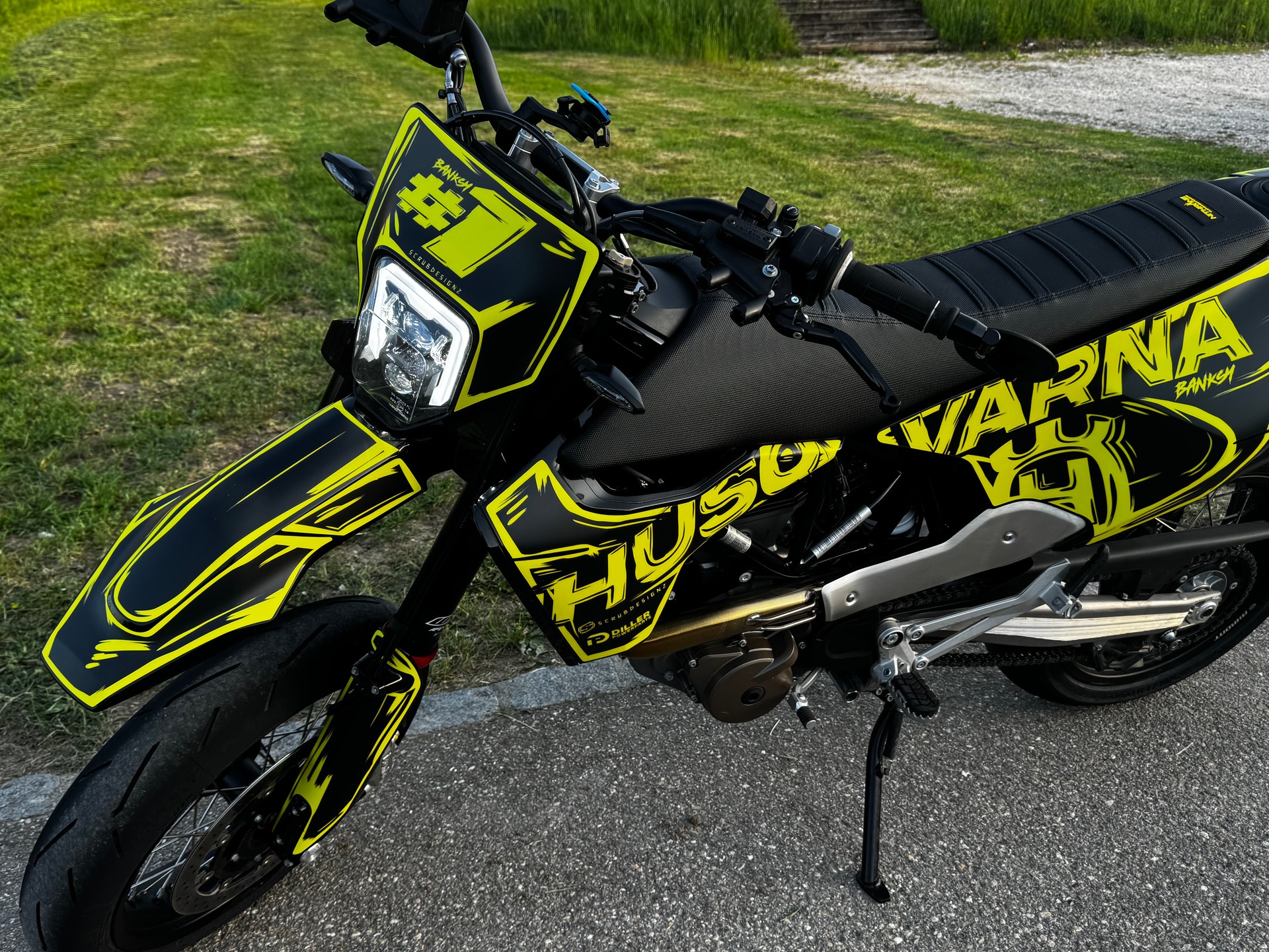 HUSQVARNA 701 Supermoto-image-7