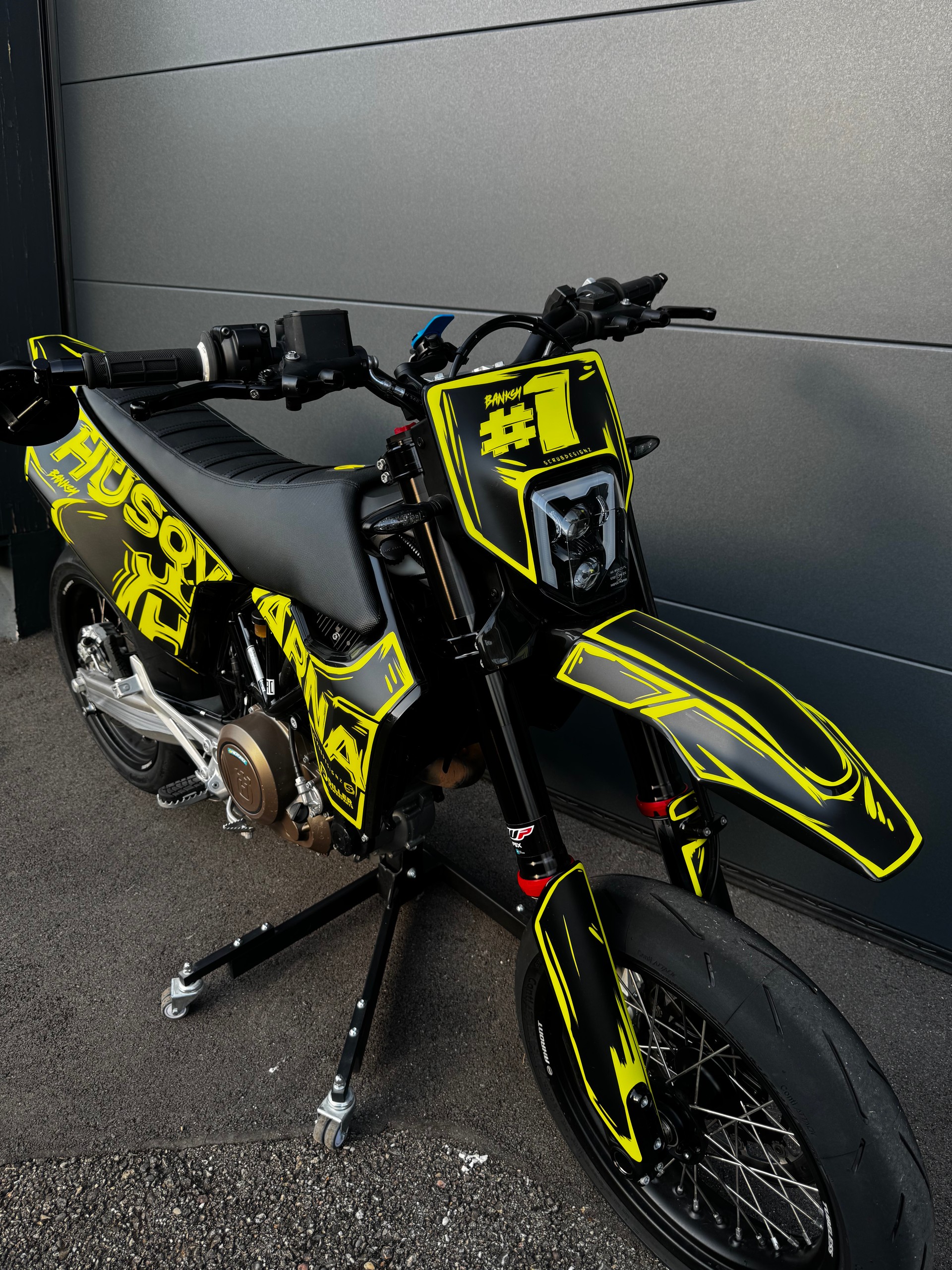 HUSQVARNA 701 Supermoto-image-4