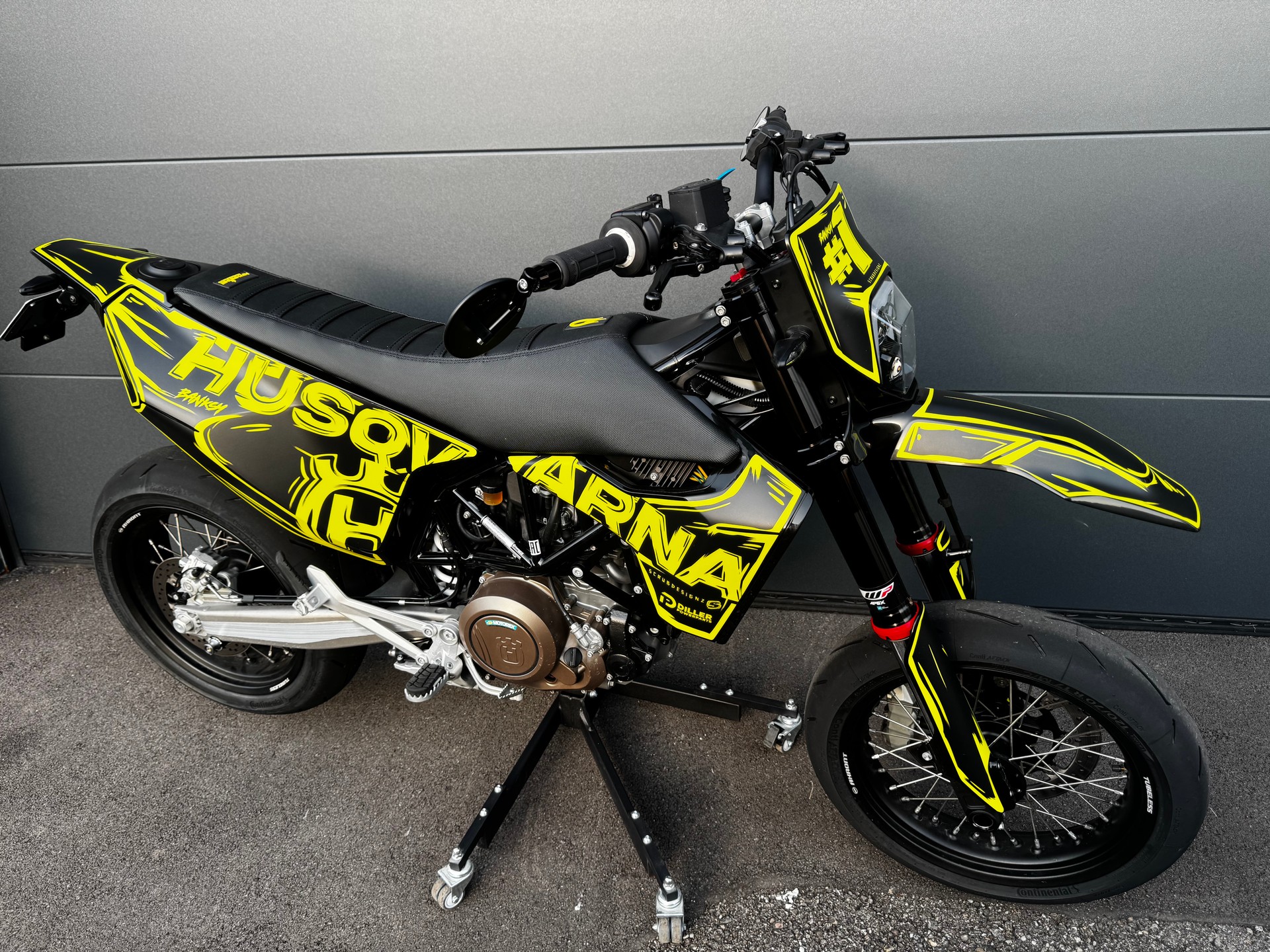 HUSQVARNA 701 Supermoto-image-14