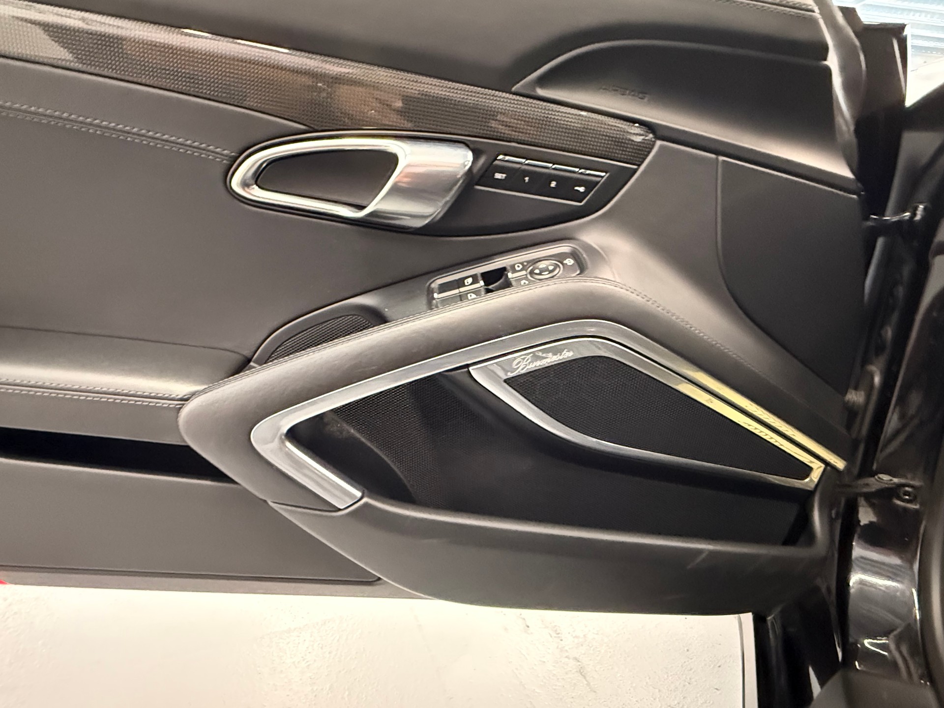 PORSCHE 911 Turbo S PDK Fulls Carbone-image-14