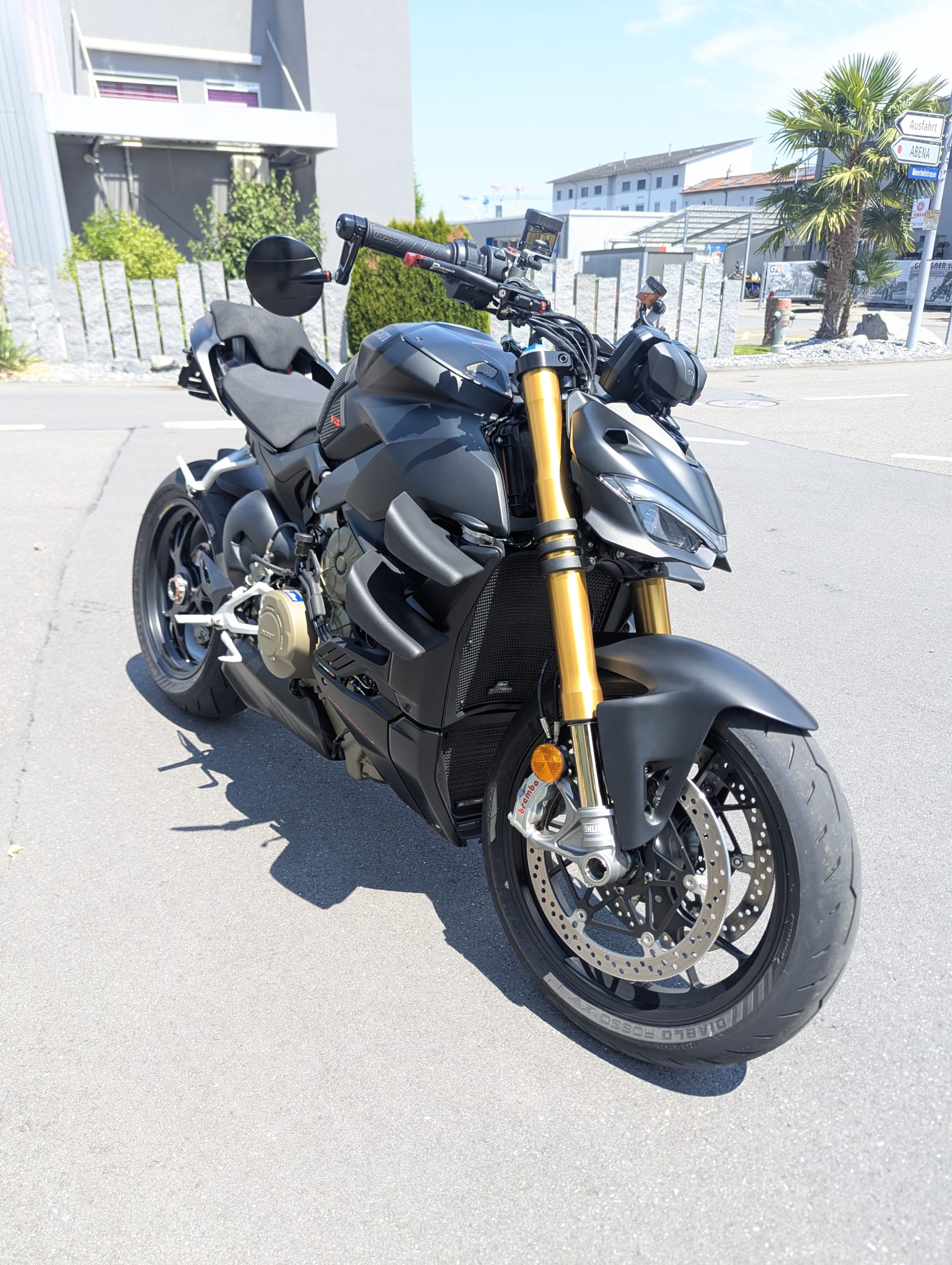 DUCATI Streetfighter V4 S-image-1