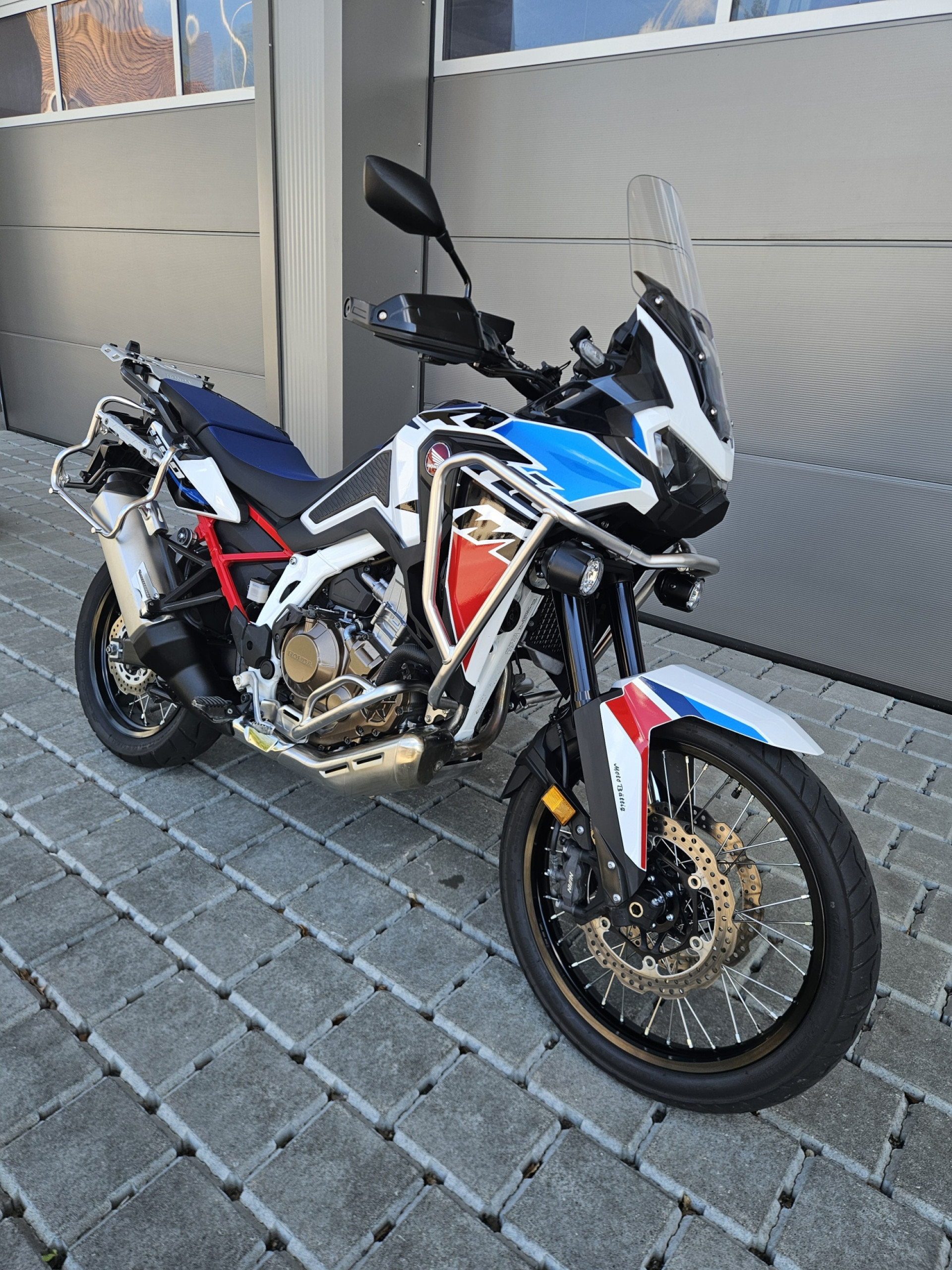 HONDA CRF 1100 L Africa Twin Tricolor-image-4