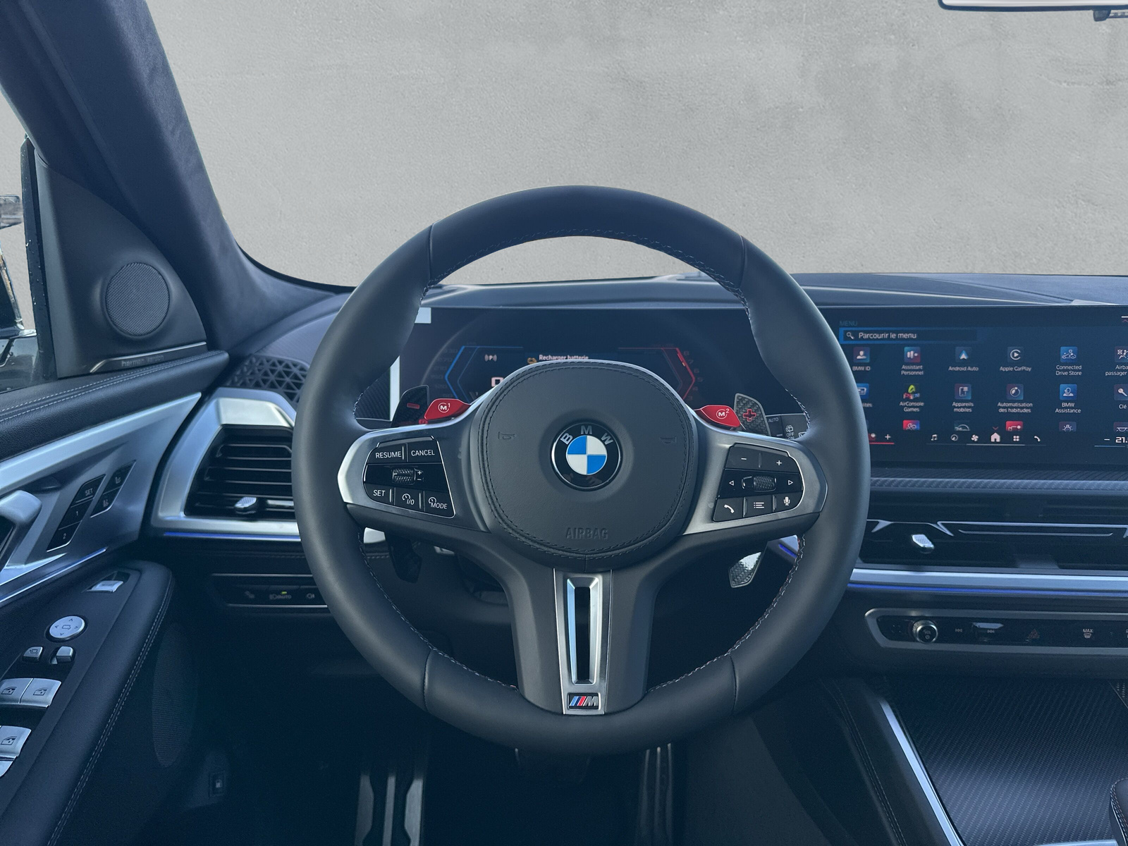 BMW XM xDrive 50e PHEV Steptronic-image-15