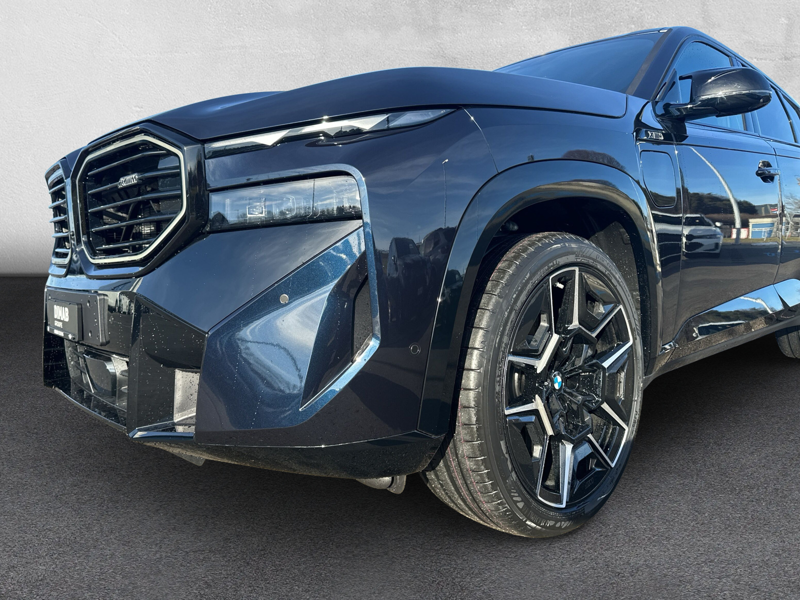 BMW XM xDrive 50e PHEV Steptronic-image-7