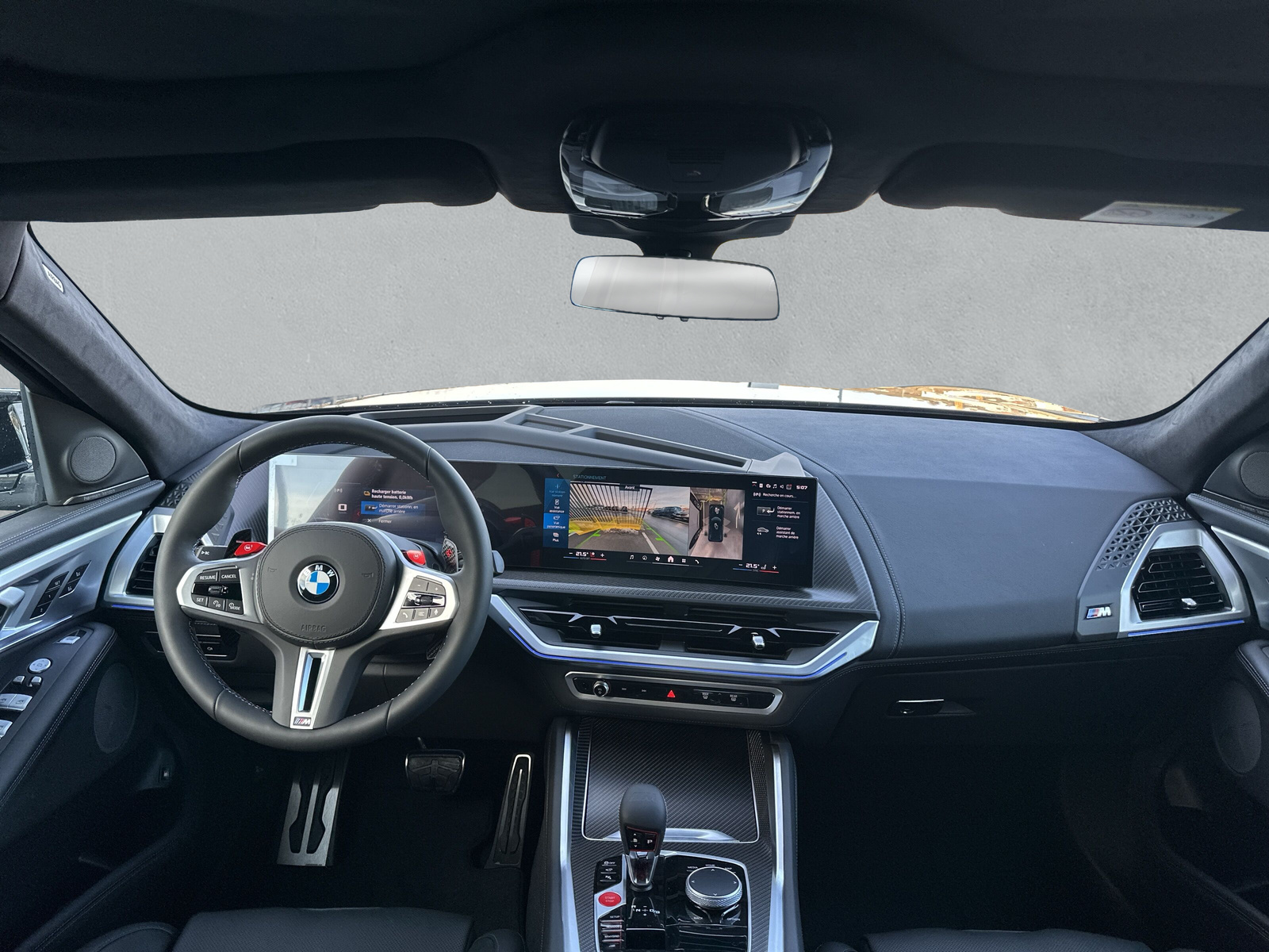 BMW XM xDrive 50e PHEV Steptronic-image-12