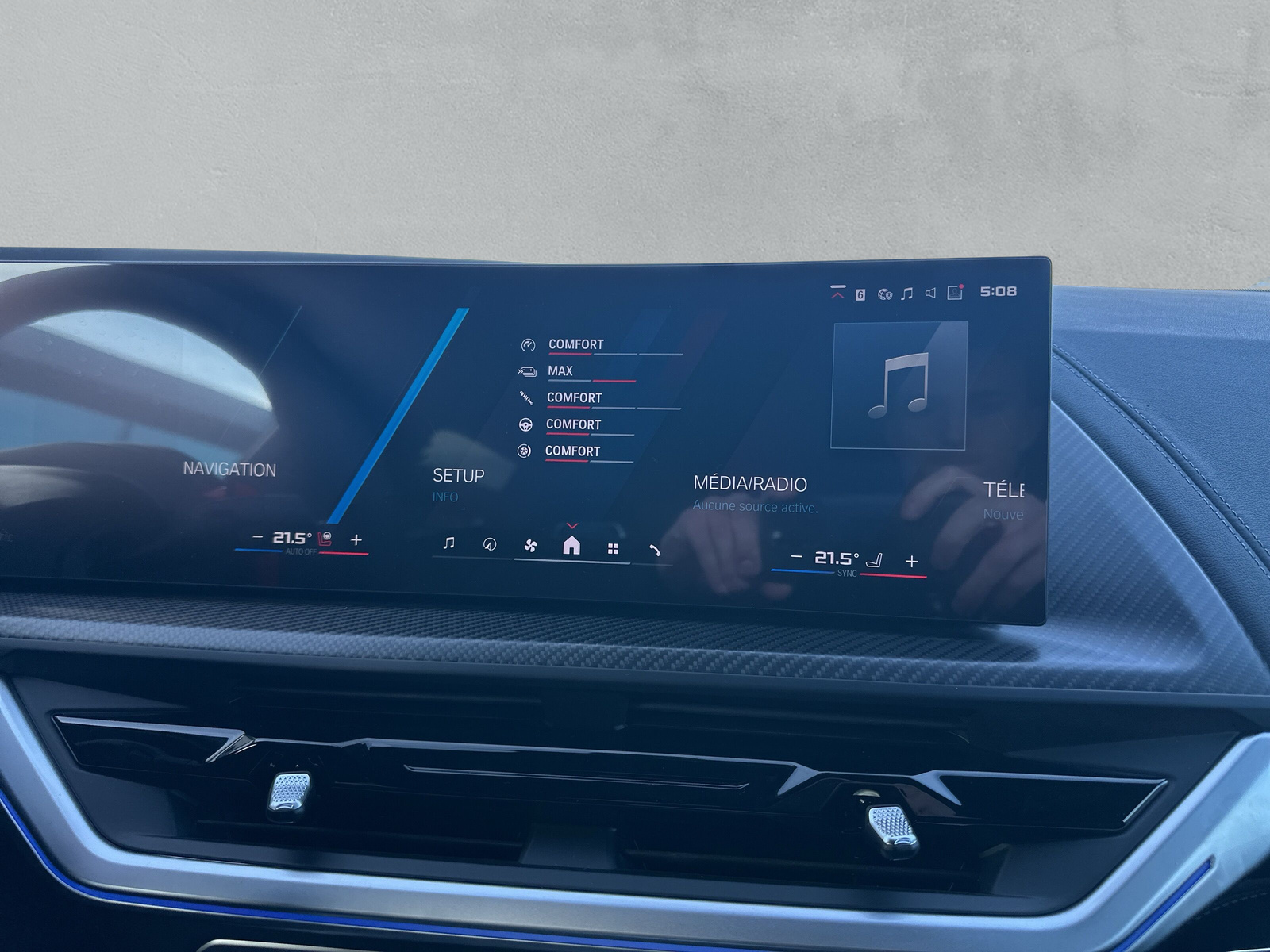 BMW XM xDrive 50e PHEV Steptronic-image-13